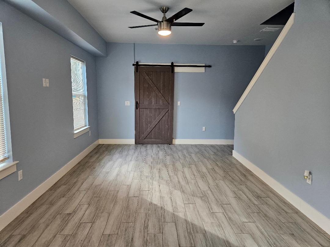 305 Anderson St # B, Smithville, TX 78957