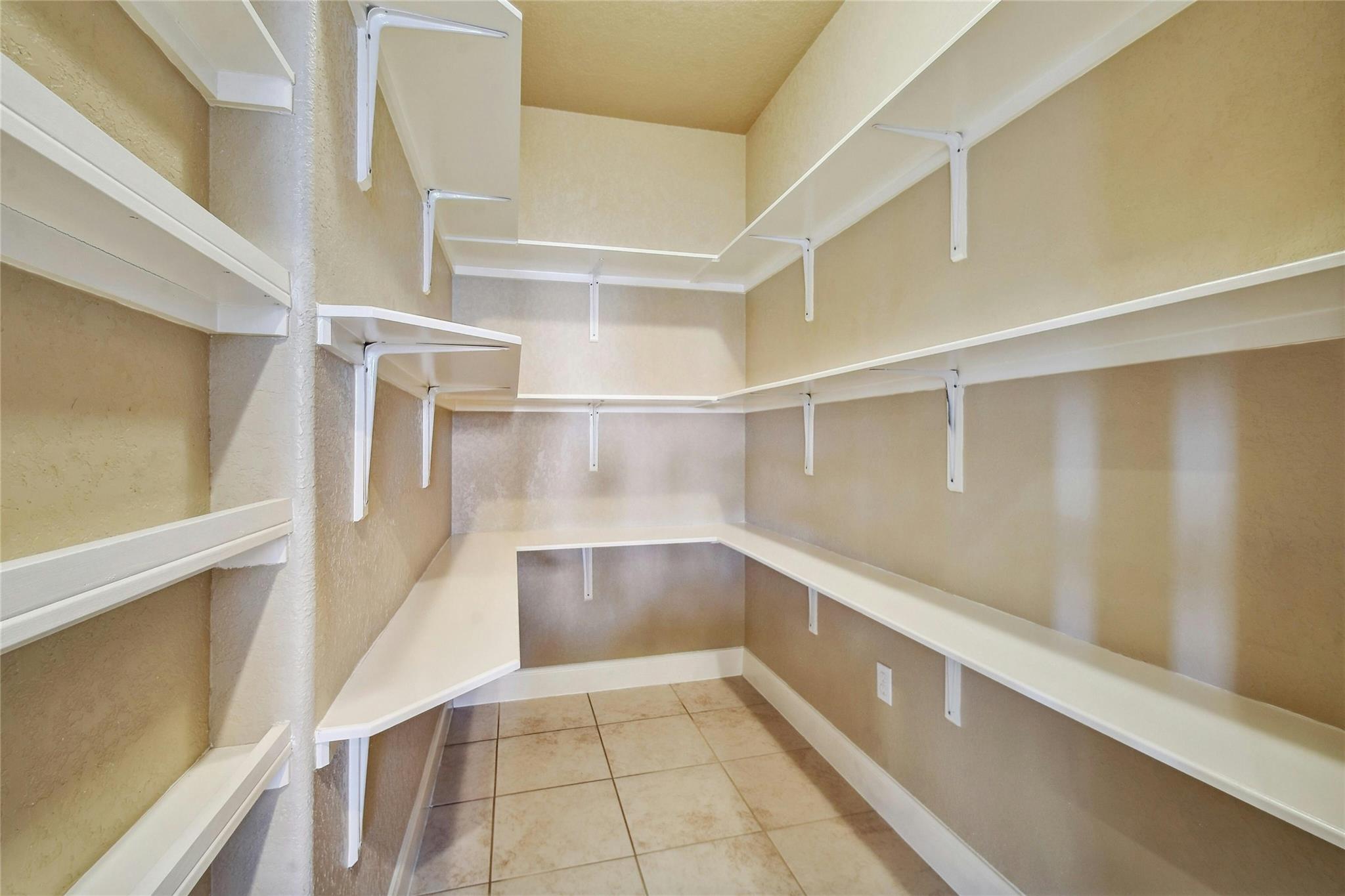 1007 Meckell Dr, Canyon Lake, TX 78133