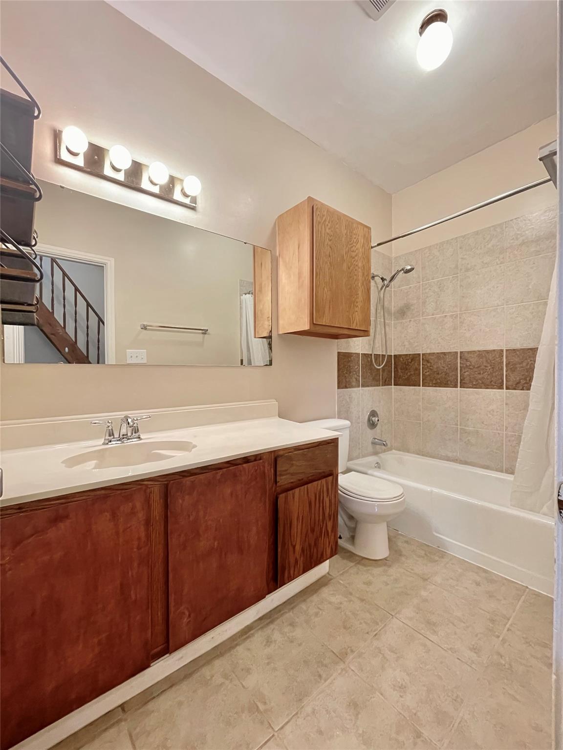 506 W San Antonio St # 206, San Marcos, TX 78666