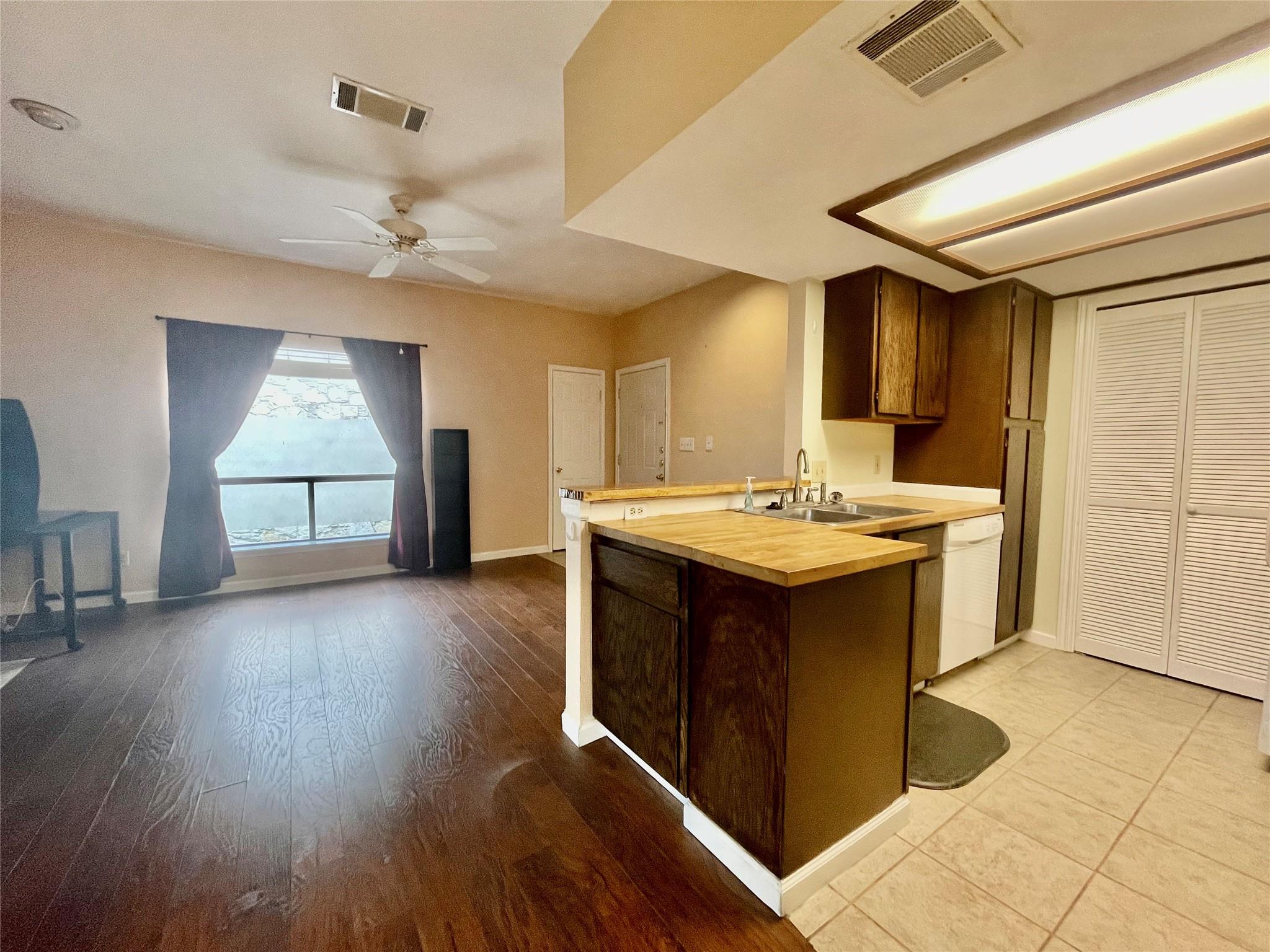 506 W San Antonio St # 206, San Marcos, TX 78666