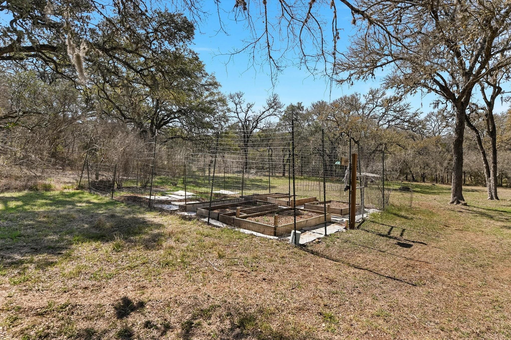 332 Booth Dr, San Marcos, TX 78666