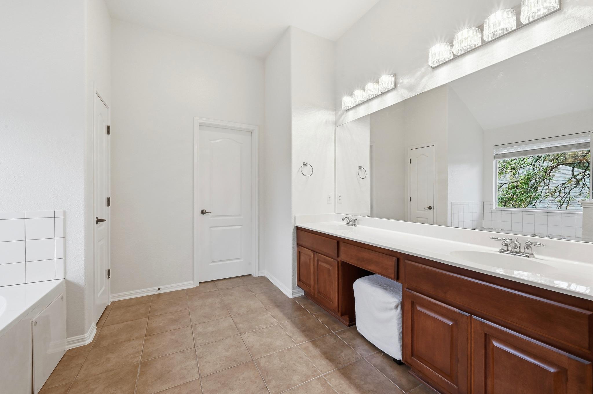 12613 Palfrey Dr, Austin, TX 78727