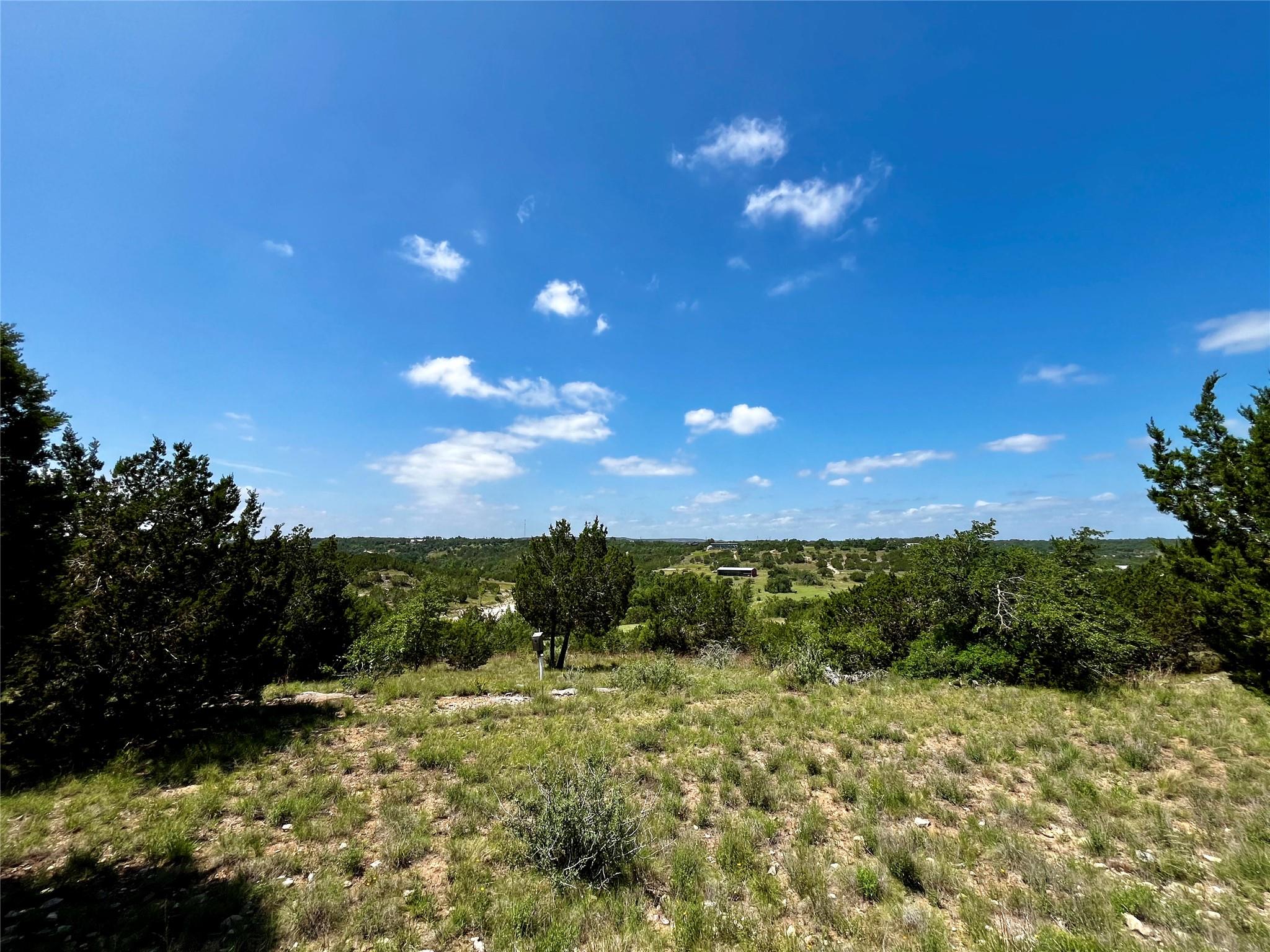 831 Hidden Creek Dr, Dripping Springs, TX 78620