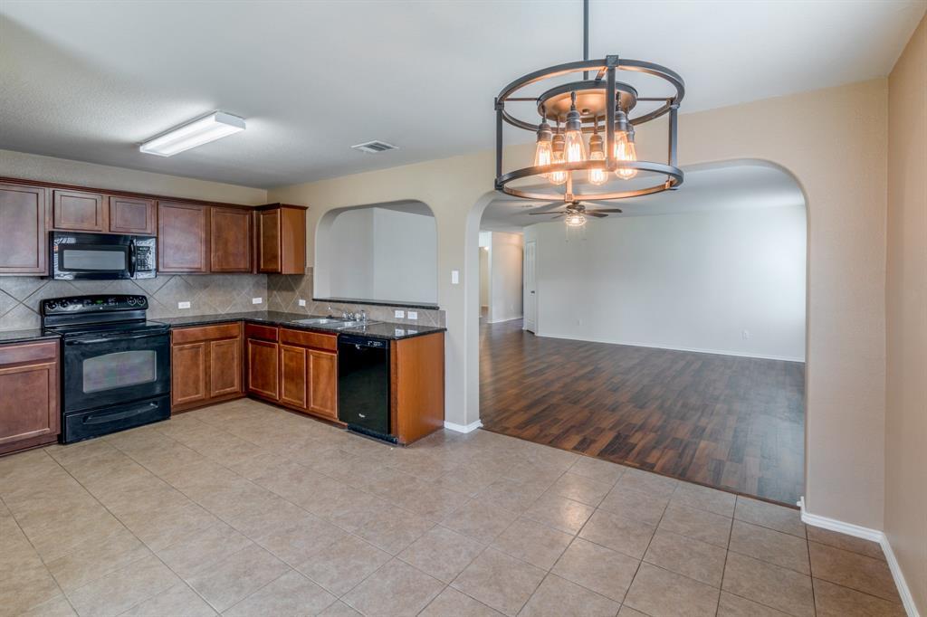 328 Baldwin St, Hutto, TX 78634