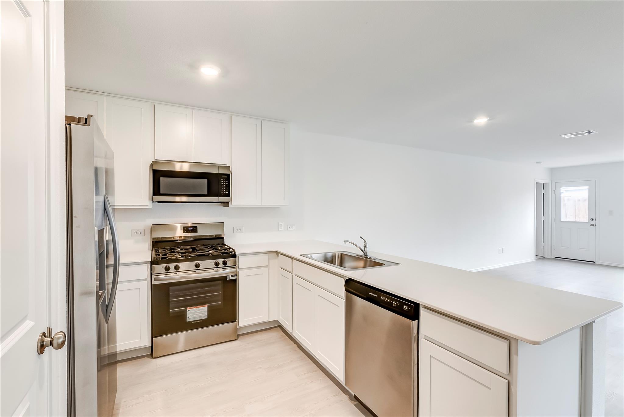 611 Whoopers Loop, Uhland, TX 78640