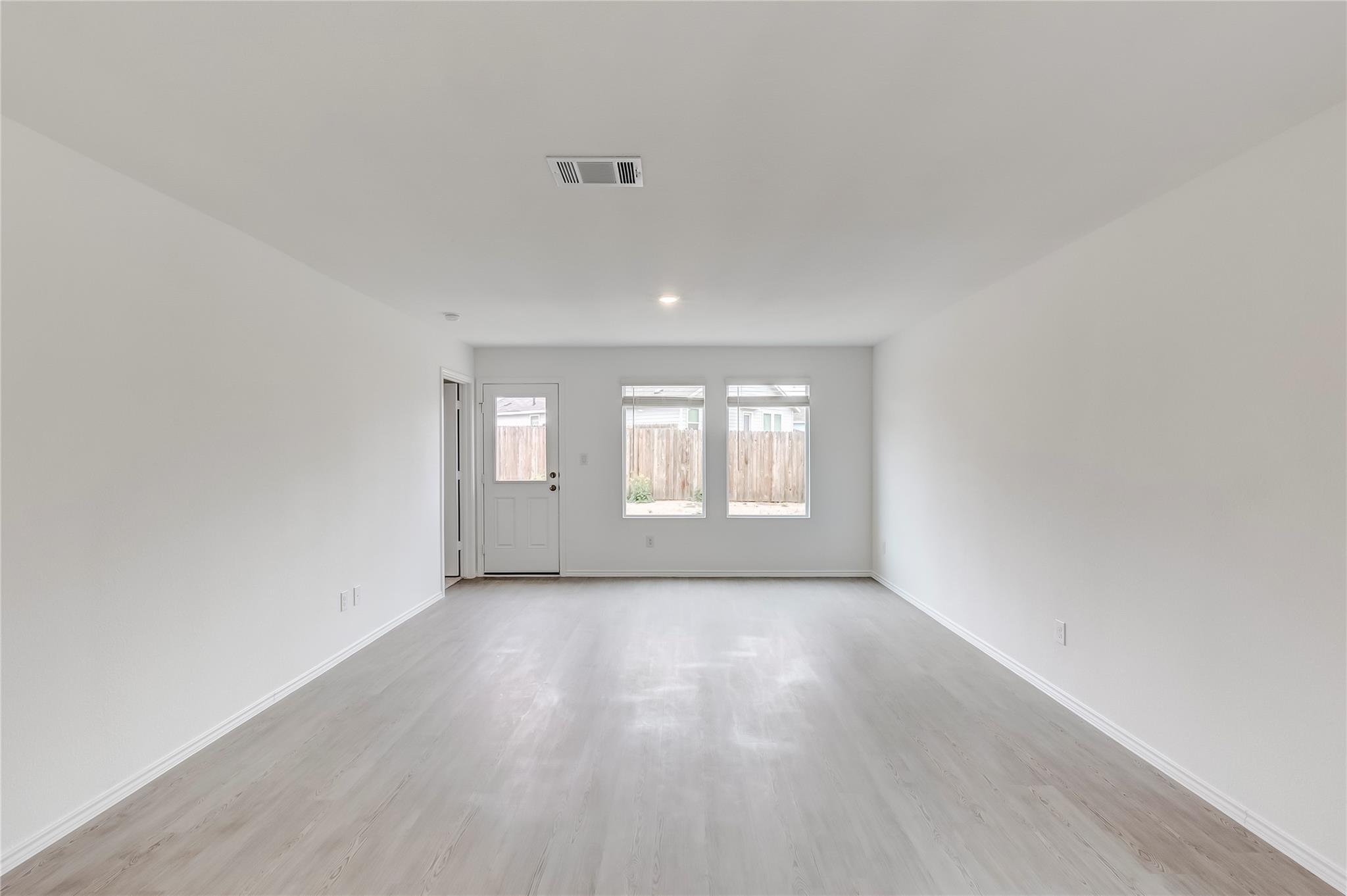 611 Whoopers Loop, Uhland, TX 78640