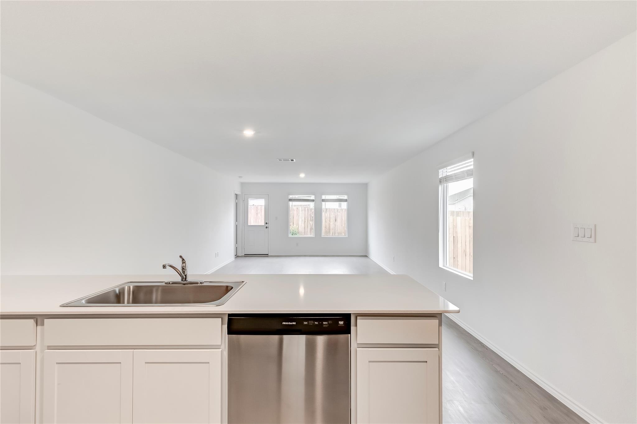 611 Whoopers Loop, Uhland, TX 78640