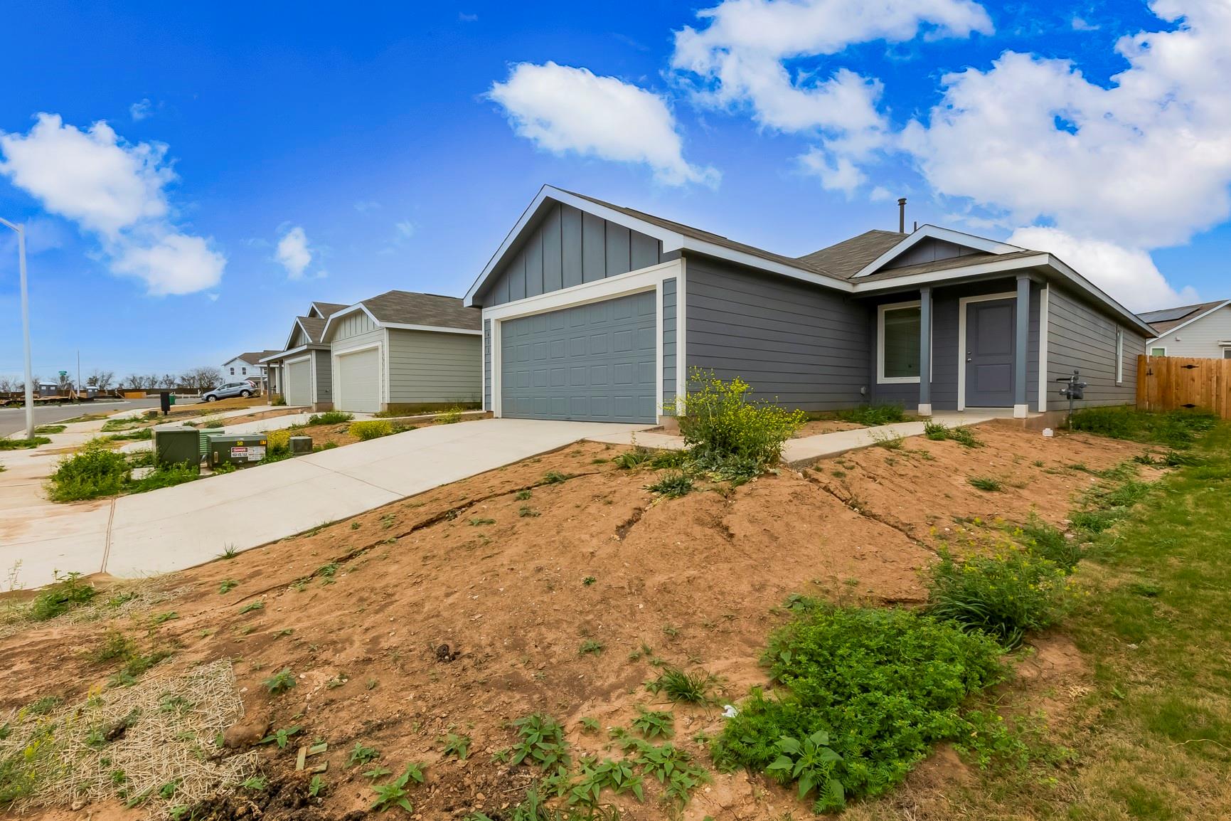 611 Whoopers Loop, Uhland, TX 78640