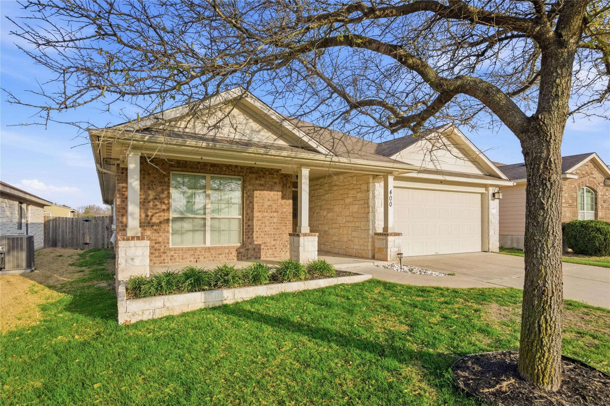 400 Fistral Dr, Hutto, TX 78634