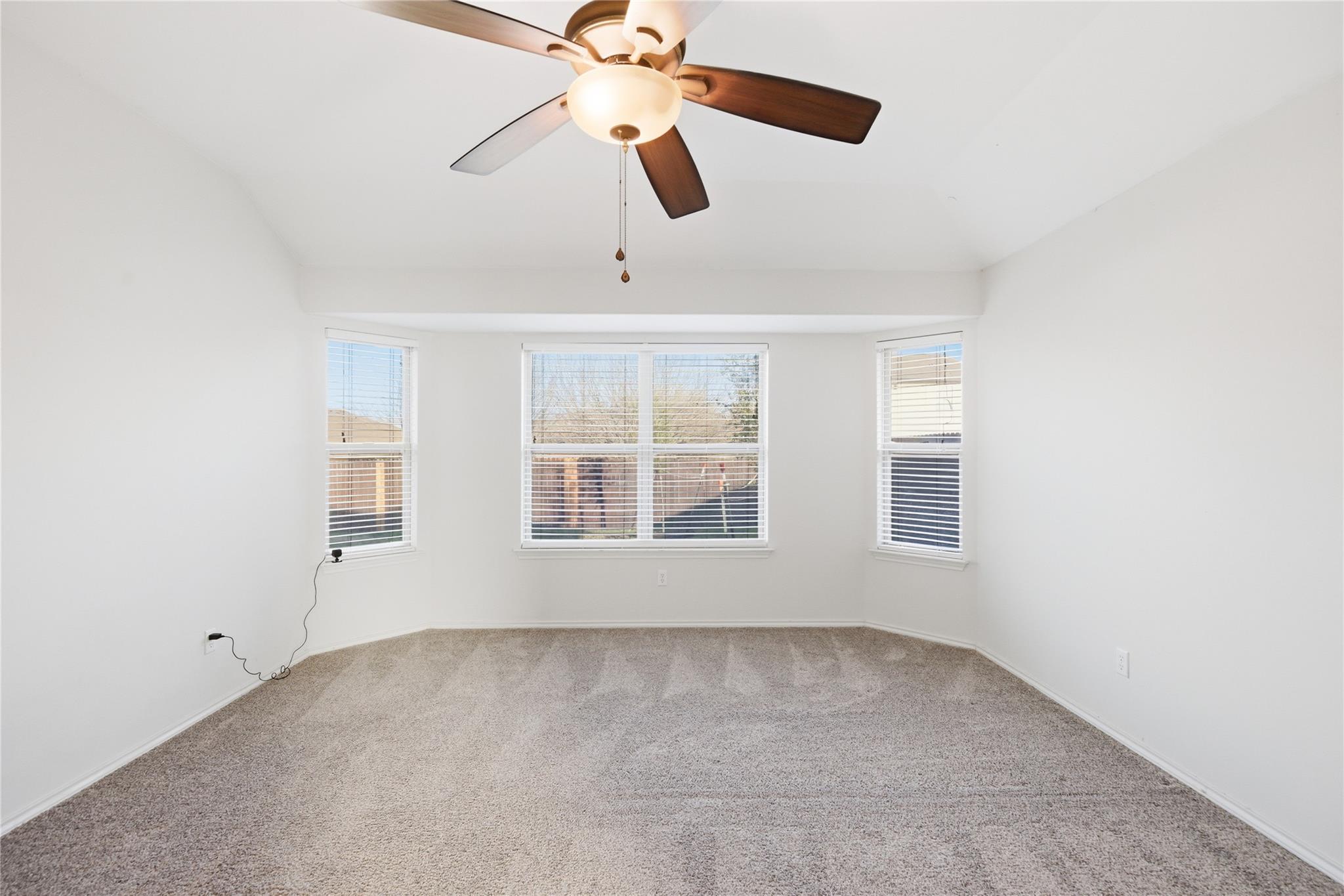 400 Fistral Dr, Hutto, TX 78634