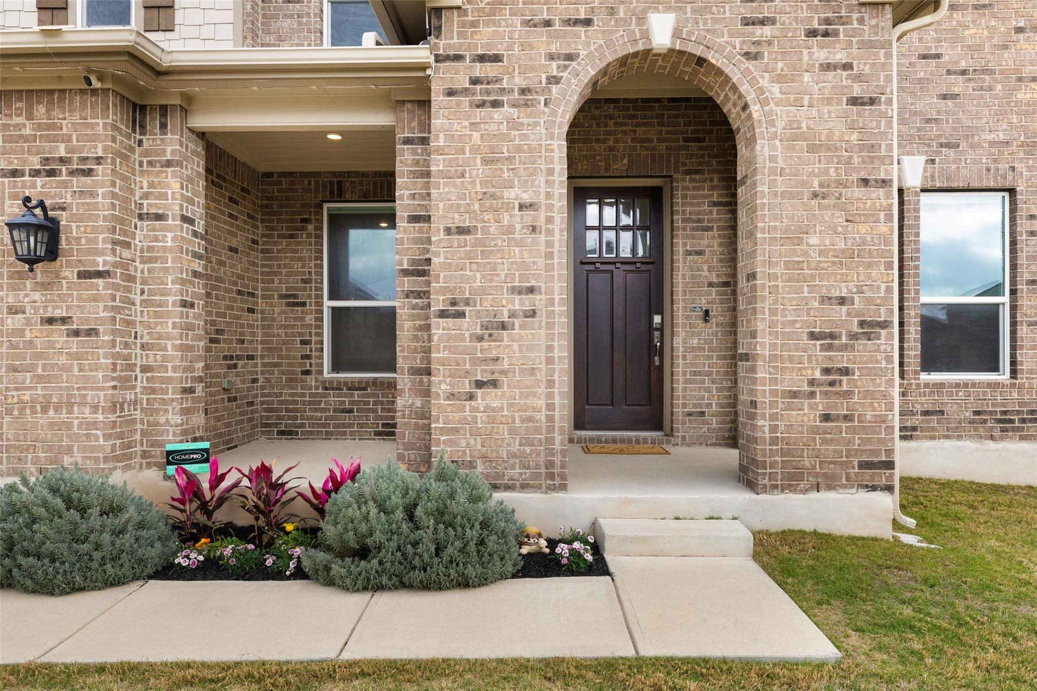 1709 Stinnett Dr, Leander, TX 78641