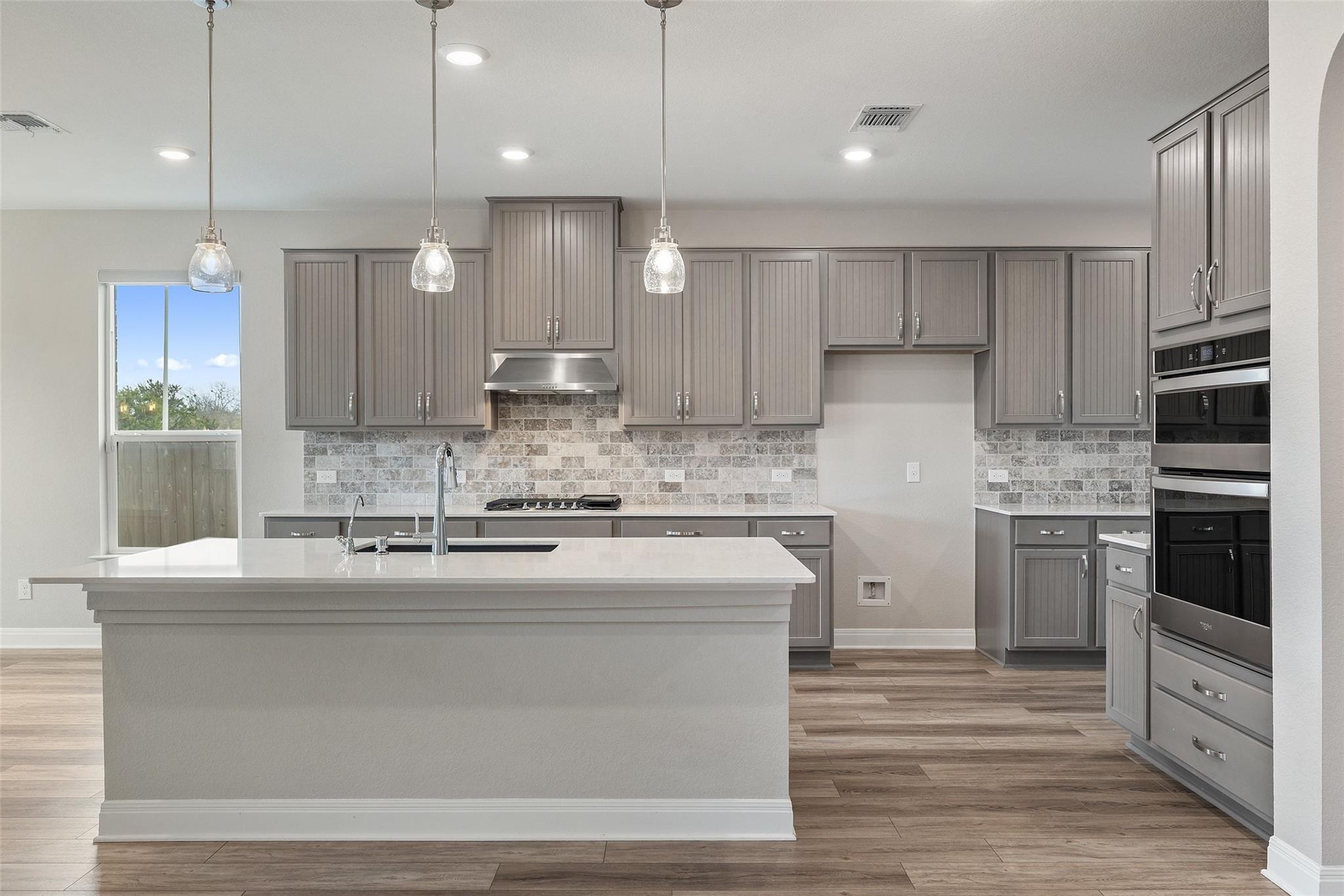 1709 Stinnett Dr, Leander, TX 78641