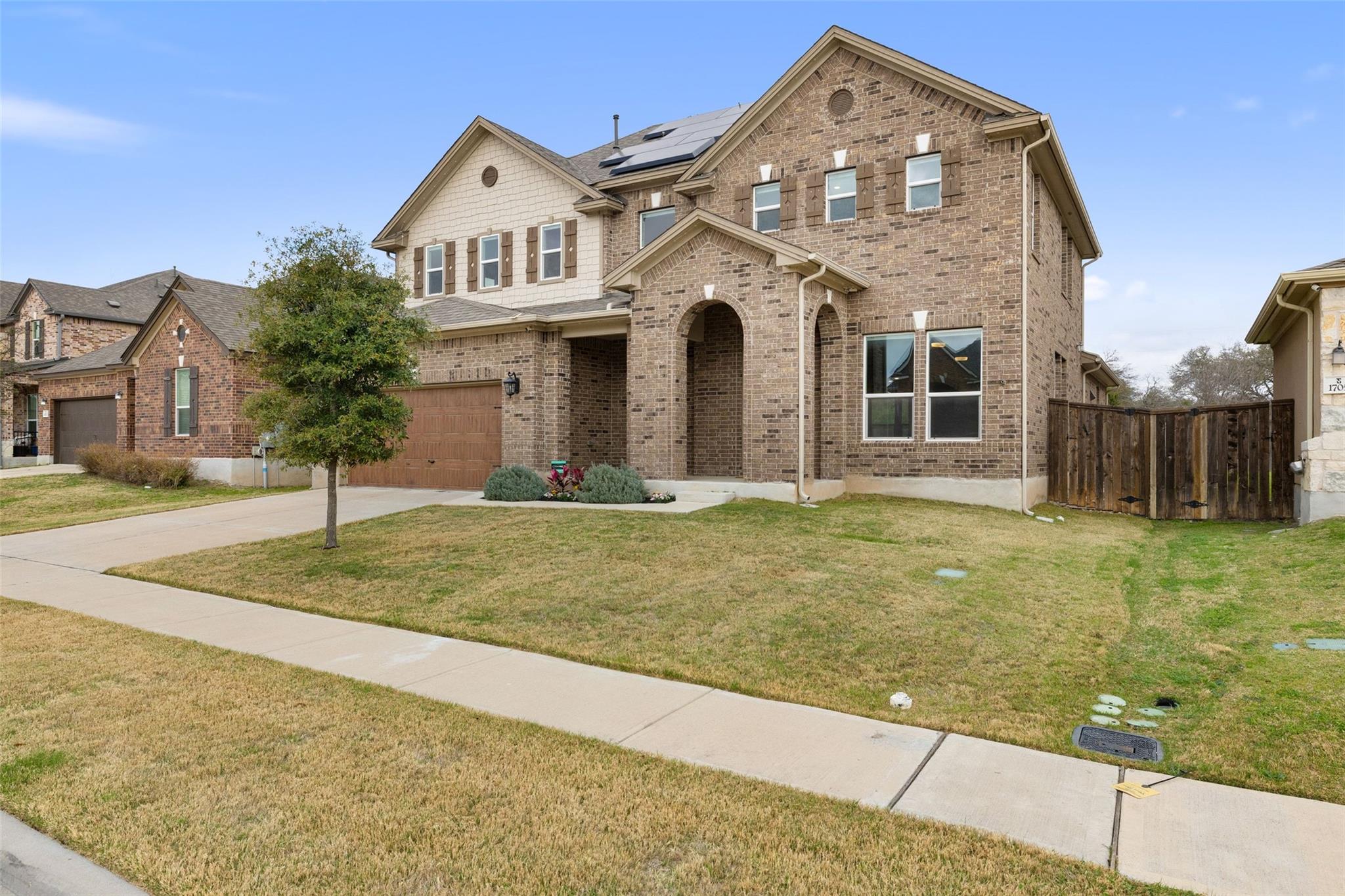 1709 Stinnett Dr, Leander, TX 78641