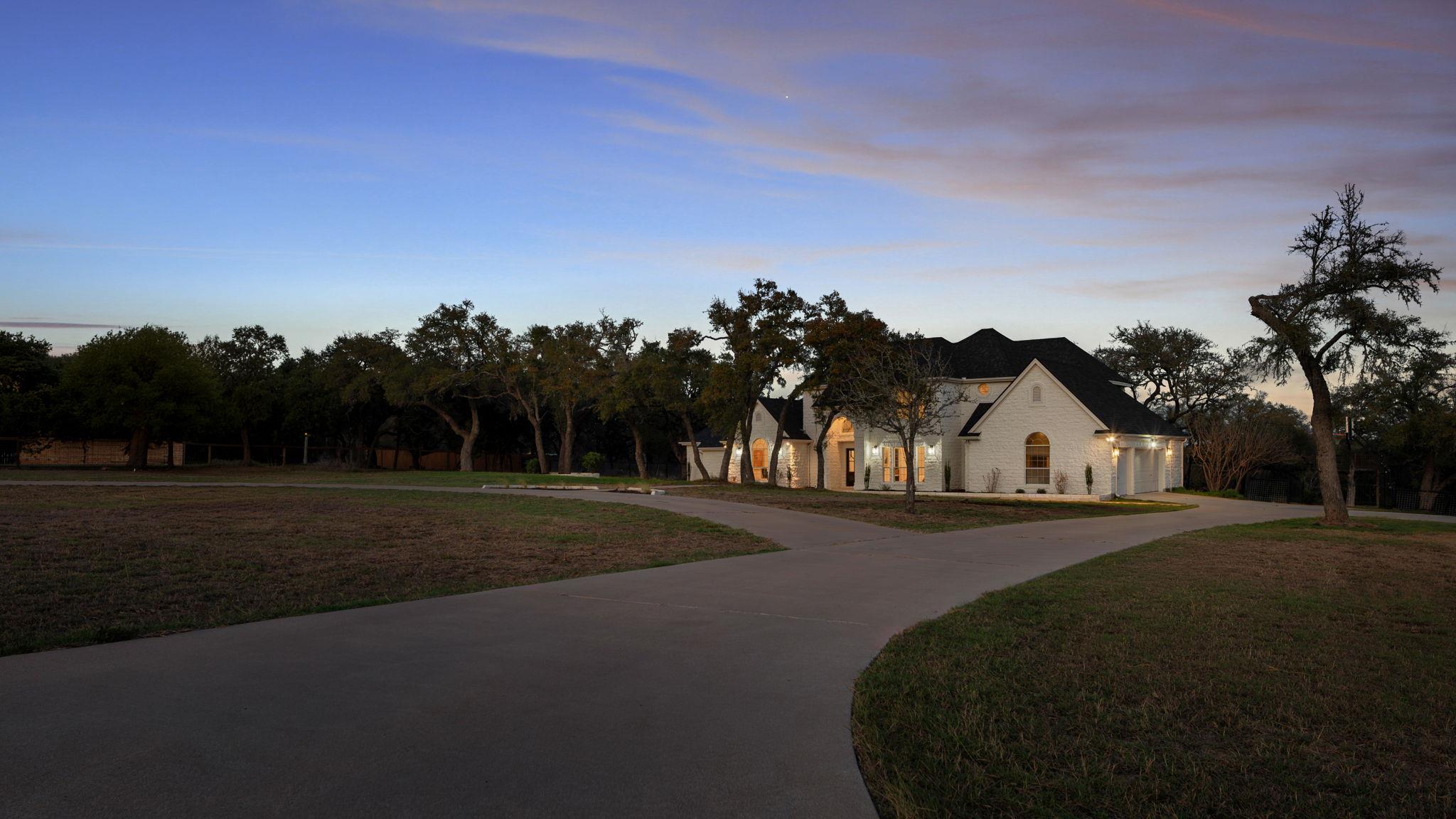 3 Coach House Rd, Austin, TX 78737