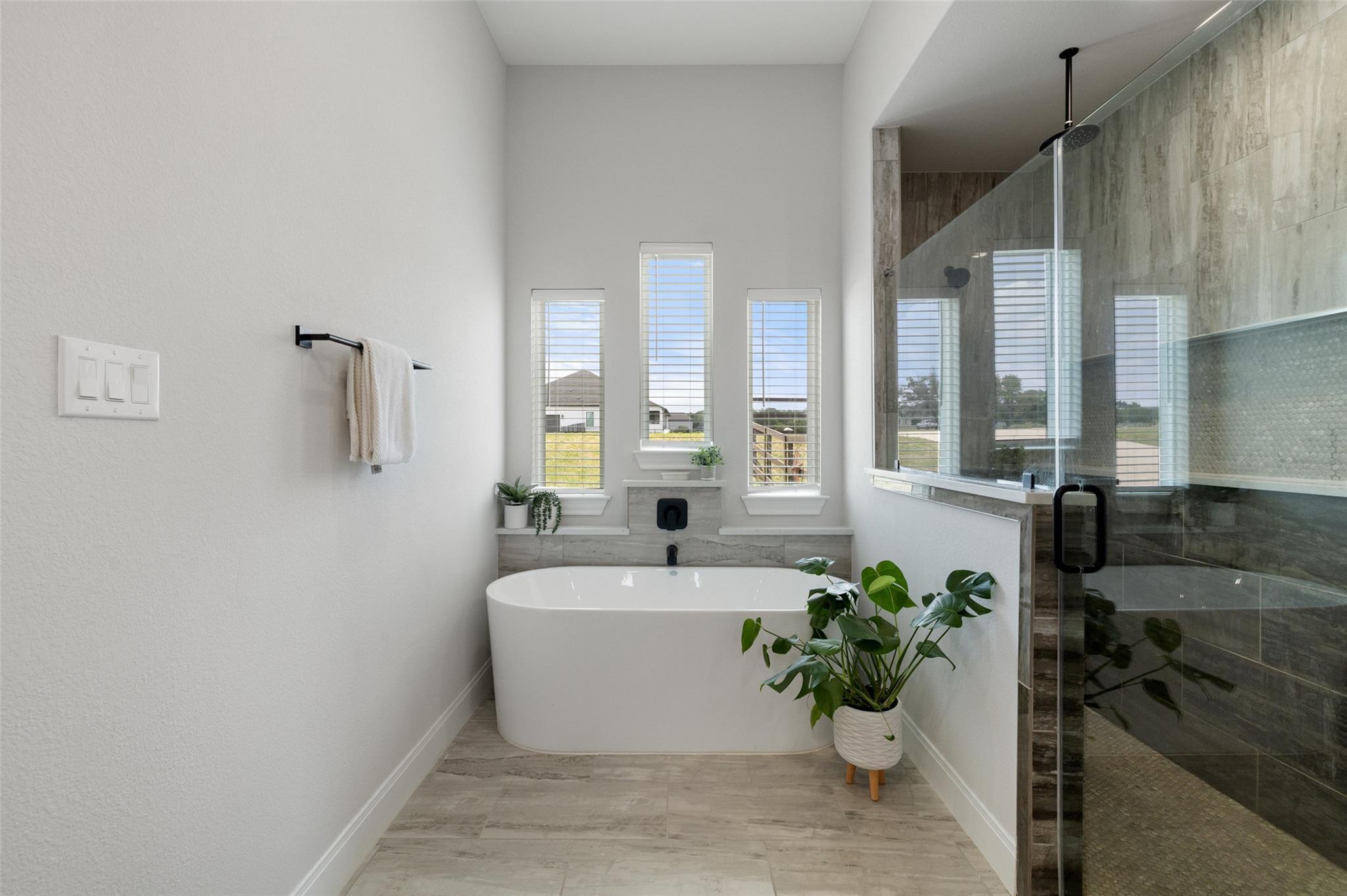 803 Spicewood Trails Dr, Spicewood, TX 78669