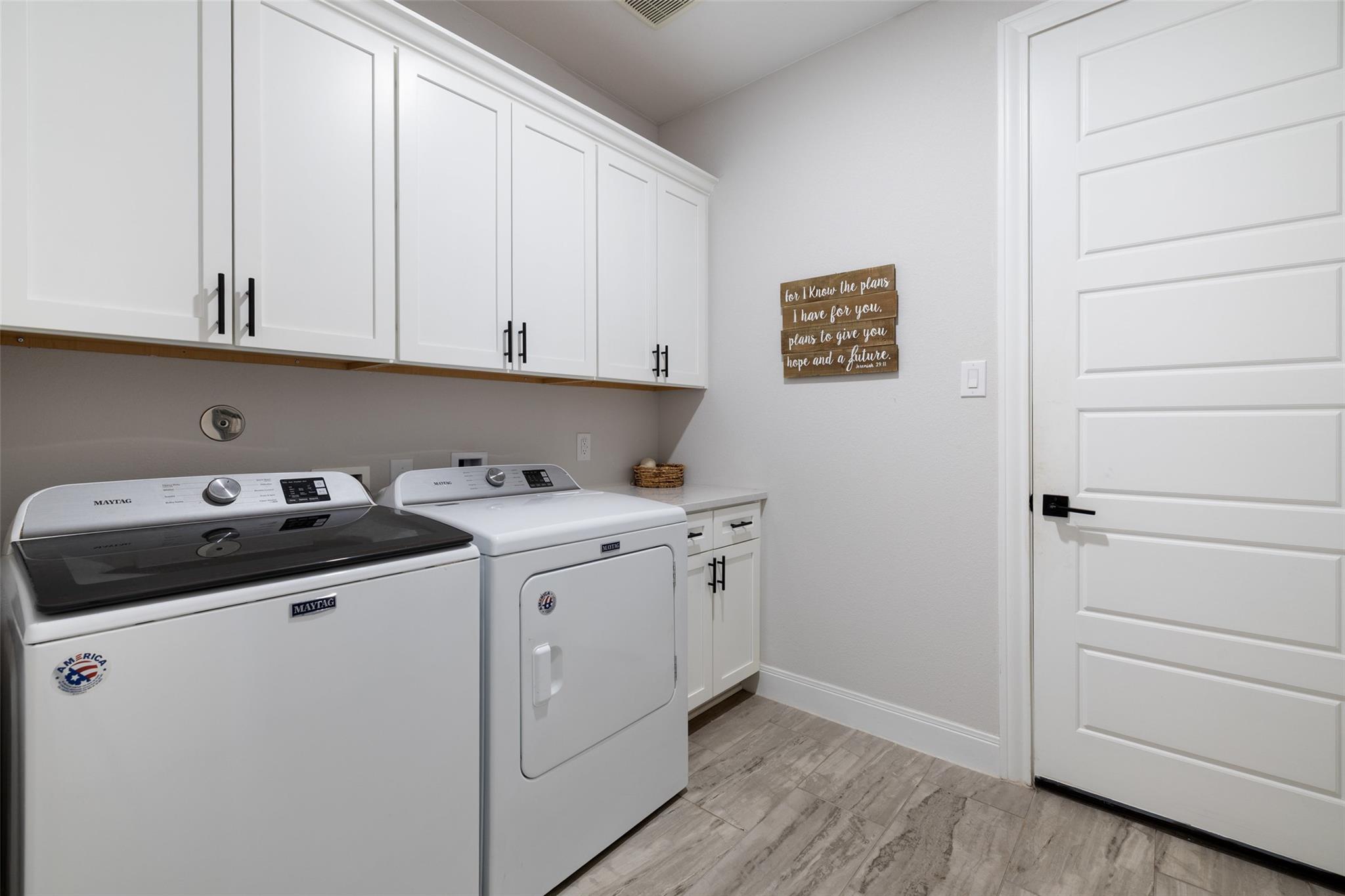 803 Spicewood Trails Dr, Spicewood, TX 78669