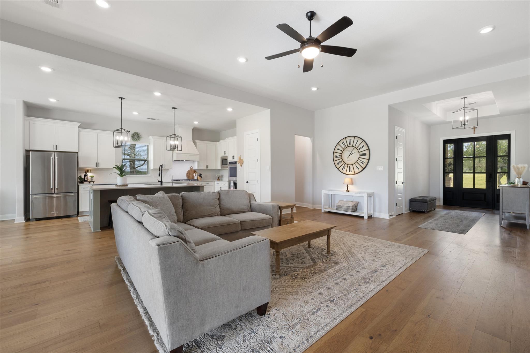 803 Spicewood Trails Dr, Spicewood, TX 78669