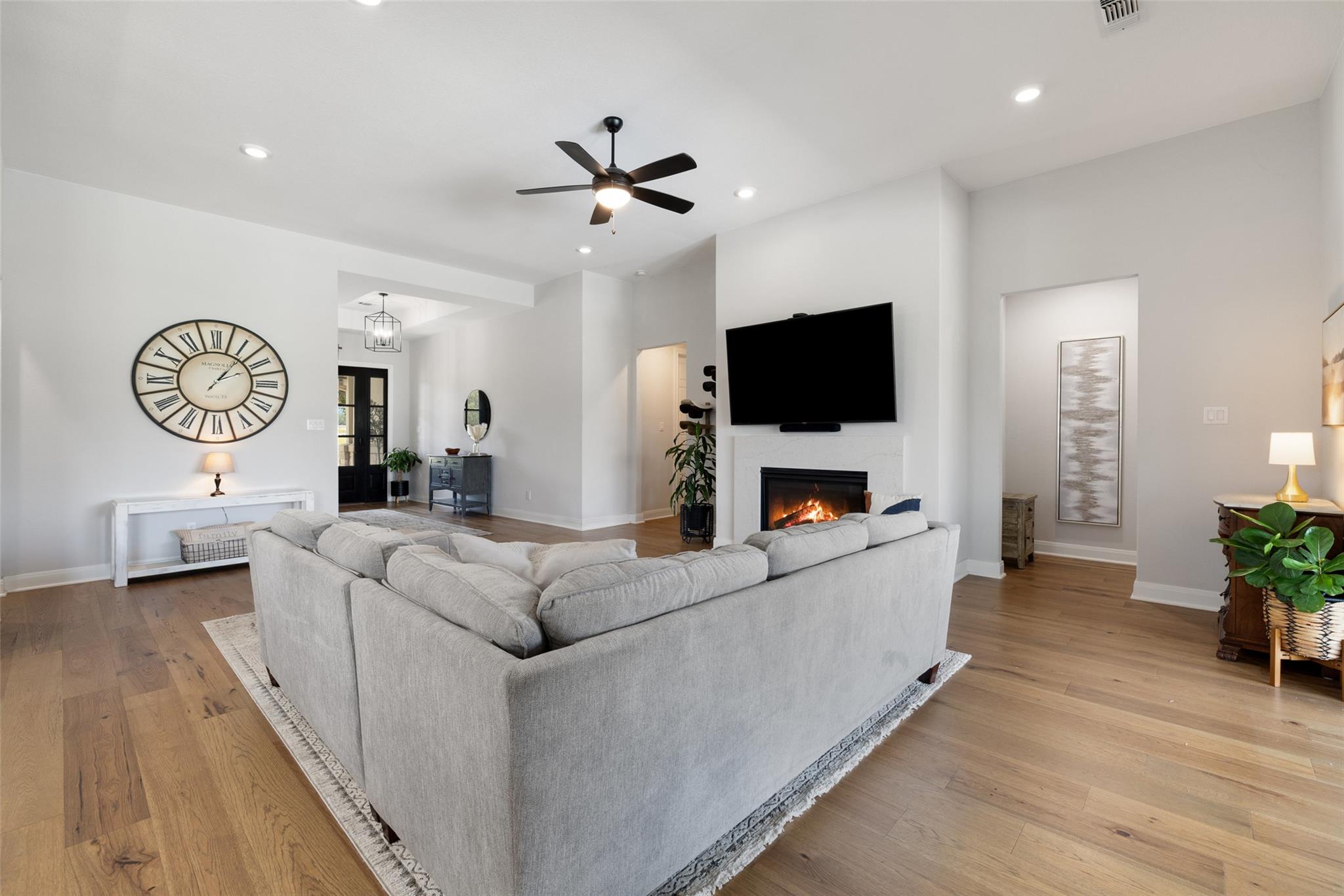 803 Spicewood Trails Dr, Spicewood, TX 78669