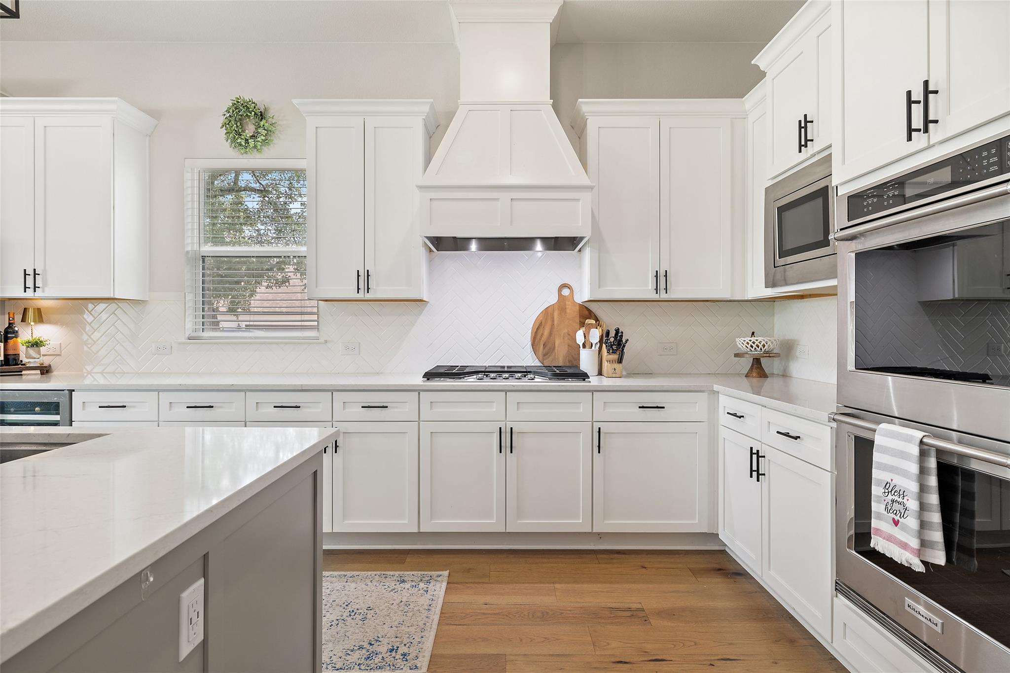 803 Spicewood Trails Dr, Spicewood, TX 78669