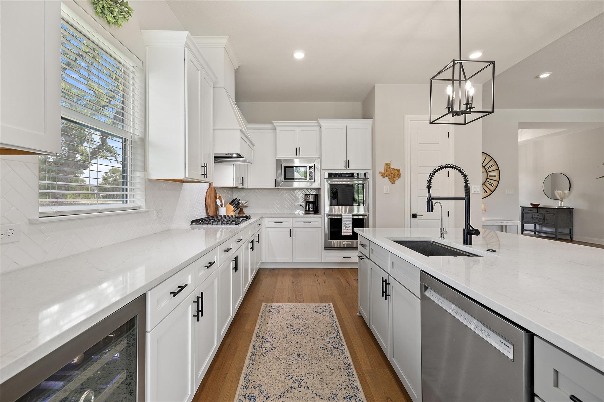 803 Spicewood Trails Dr, Spicewood, TX 78669