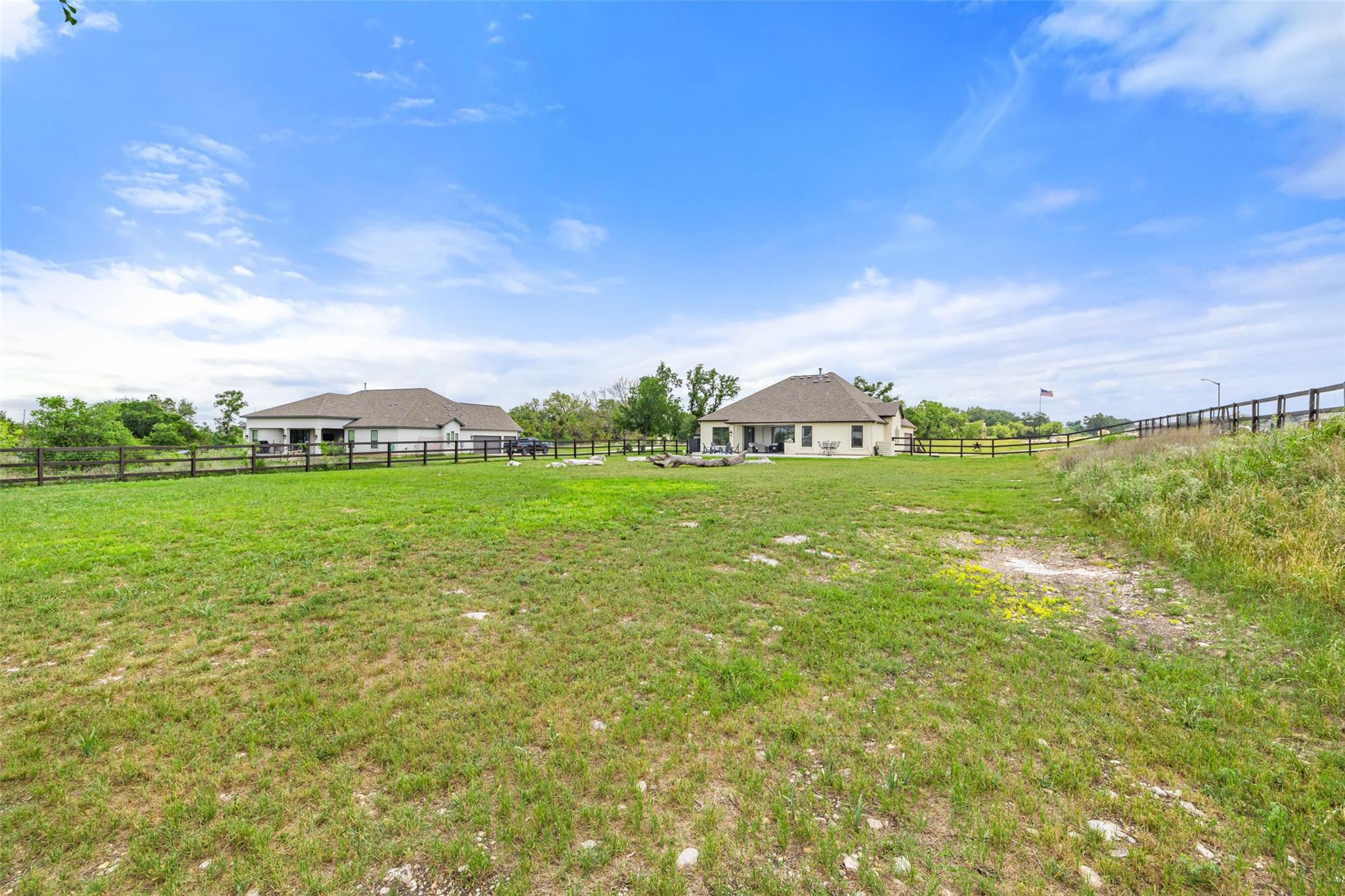 803 Spicewood Trails Dr, Spicewood, TX 78669
