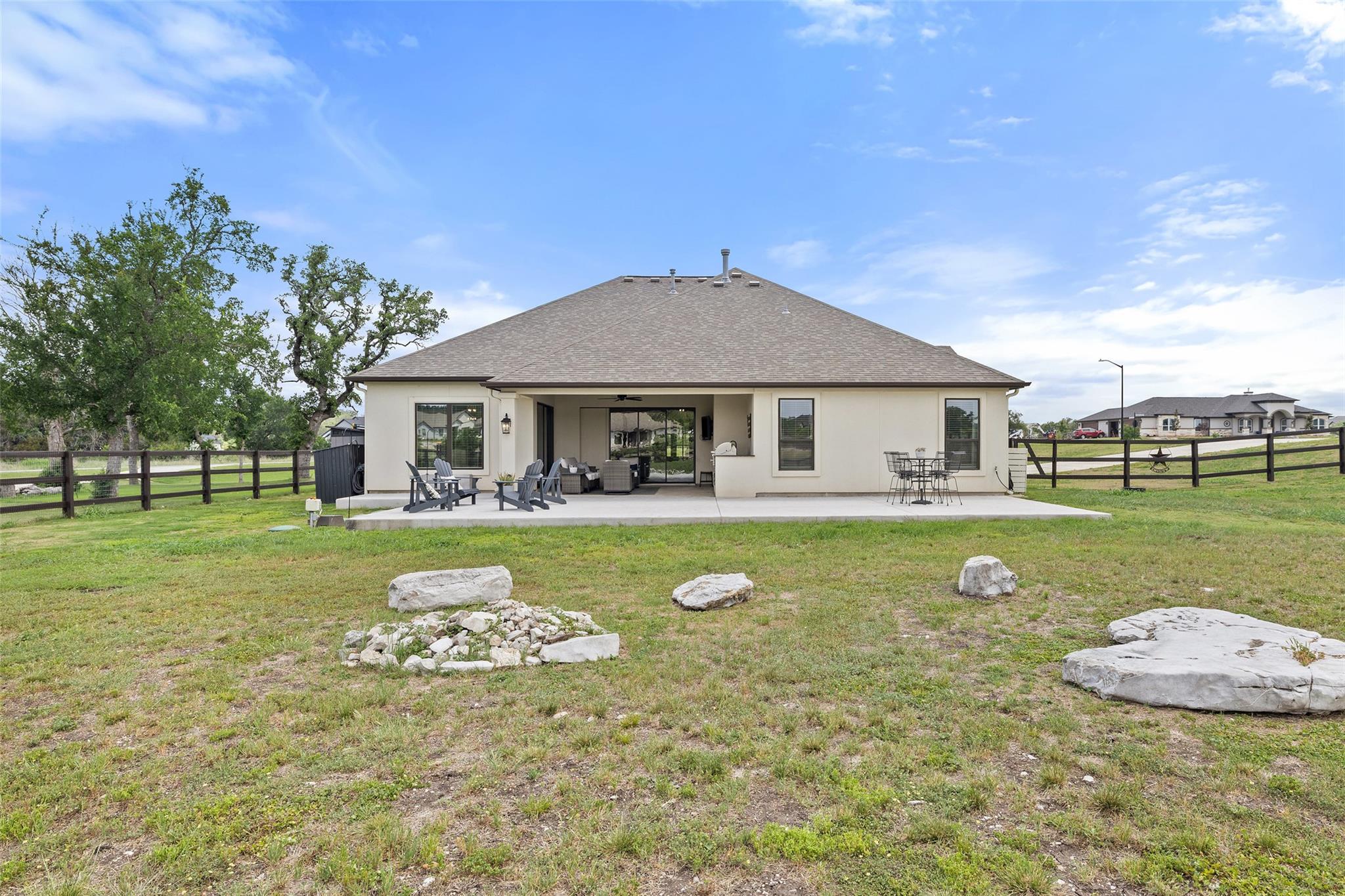 803 Spicewood Trails Dr, Spicewood, TX 78669