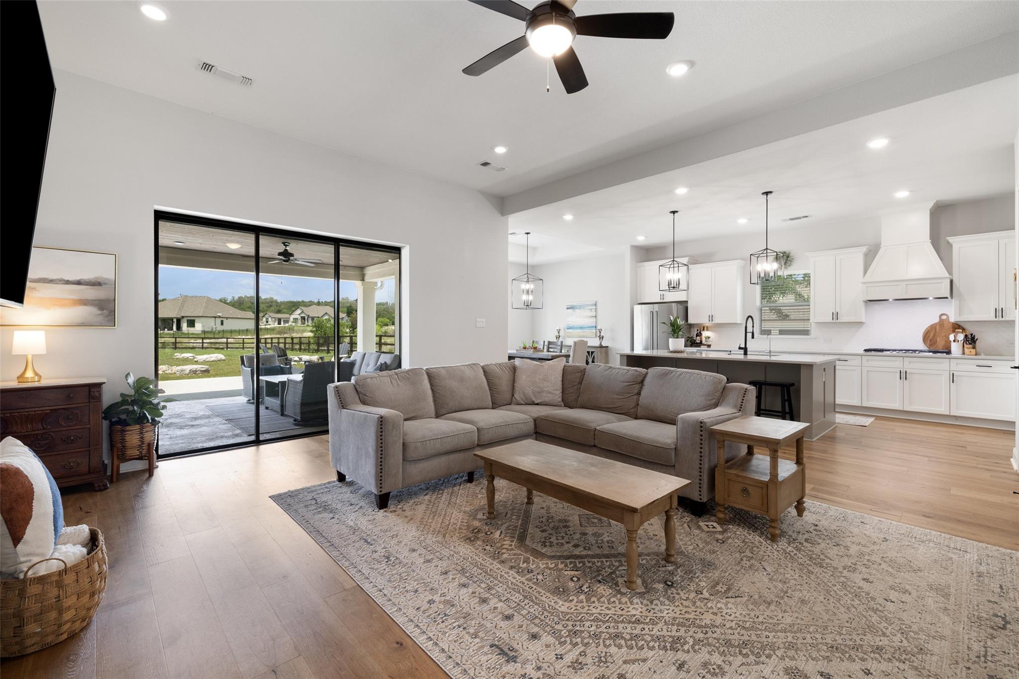 803 Spicewood Trails Dr, Spicewood, TX 78669