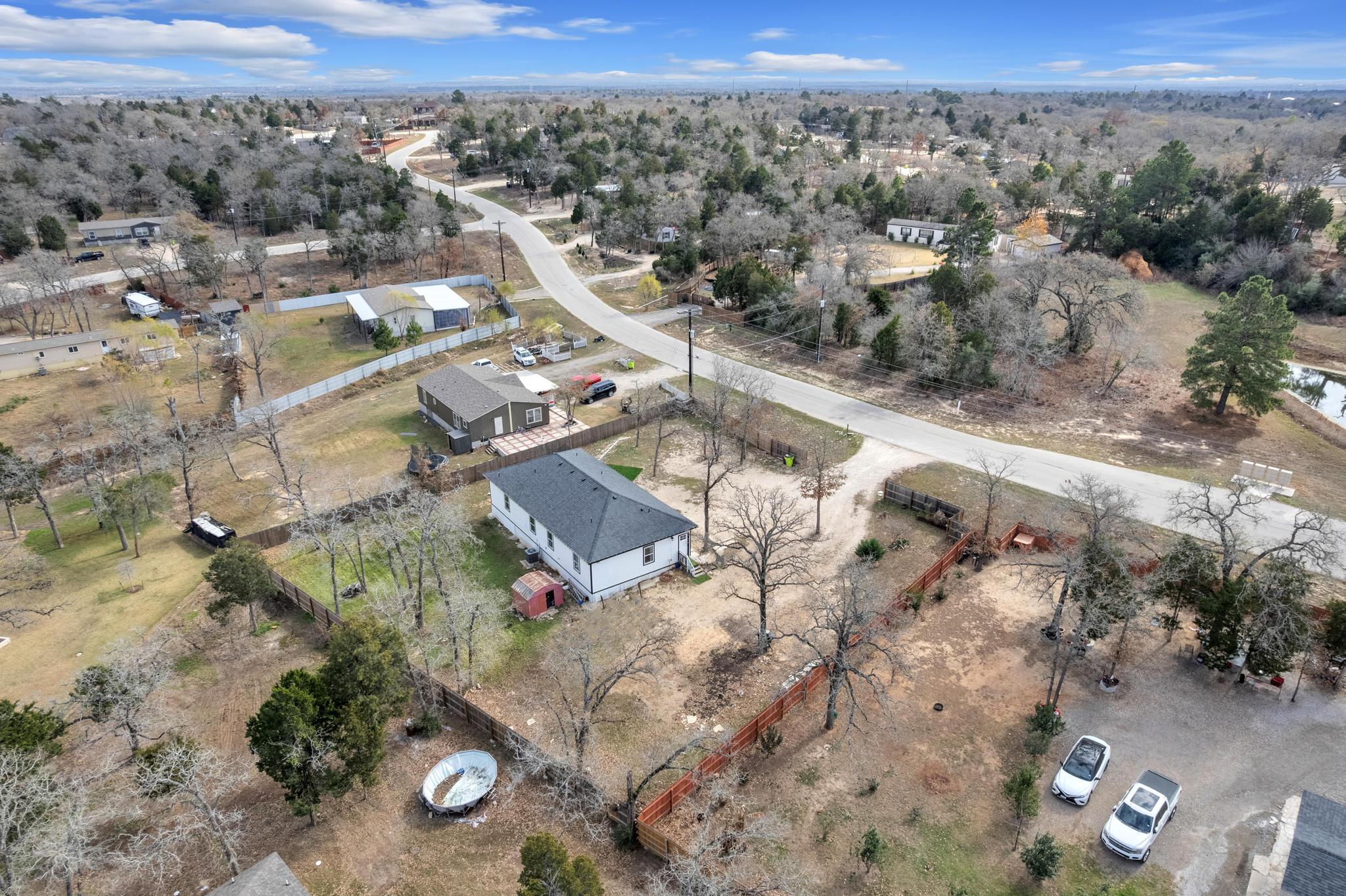 114 Crepe Myrtle Pkwy, Elgin, TX 78621