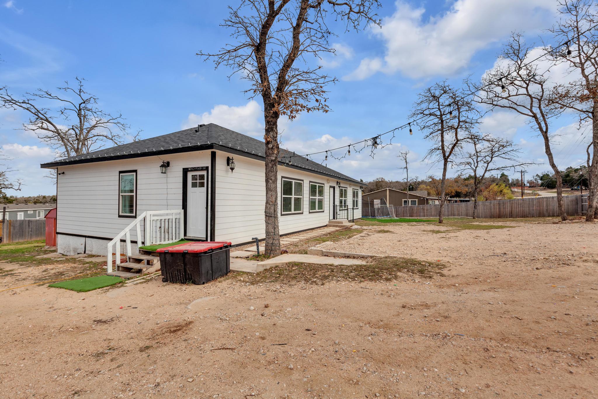 114 Crepe Myrtle Pkwy, Elgin, TX 78621