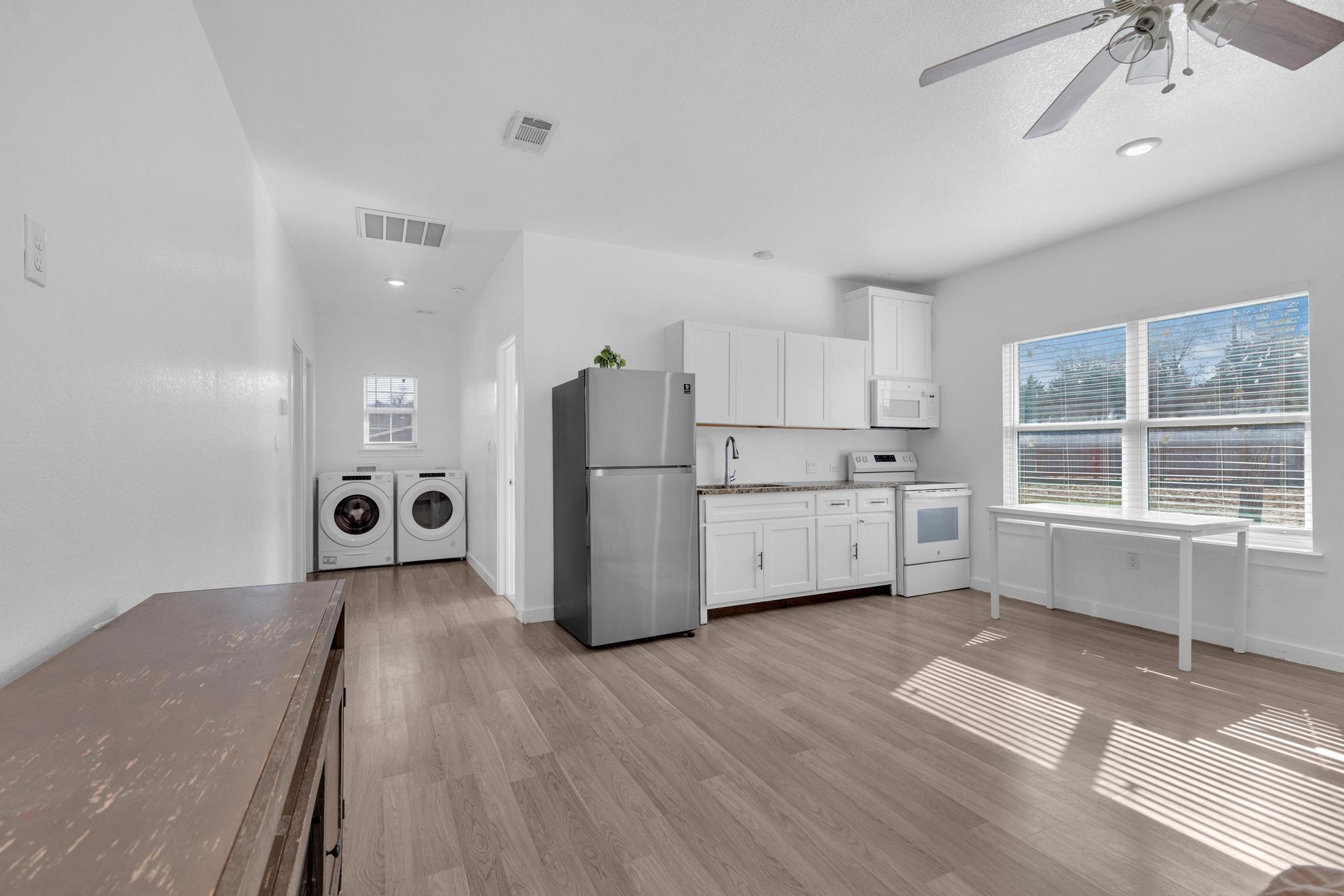 114 Crepe Myrtle Pkwy, Elgin, TX 78621