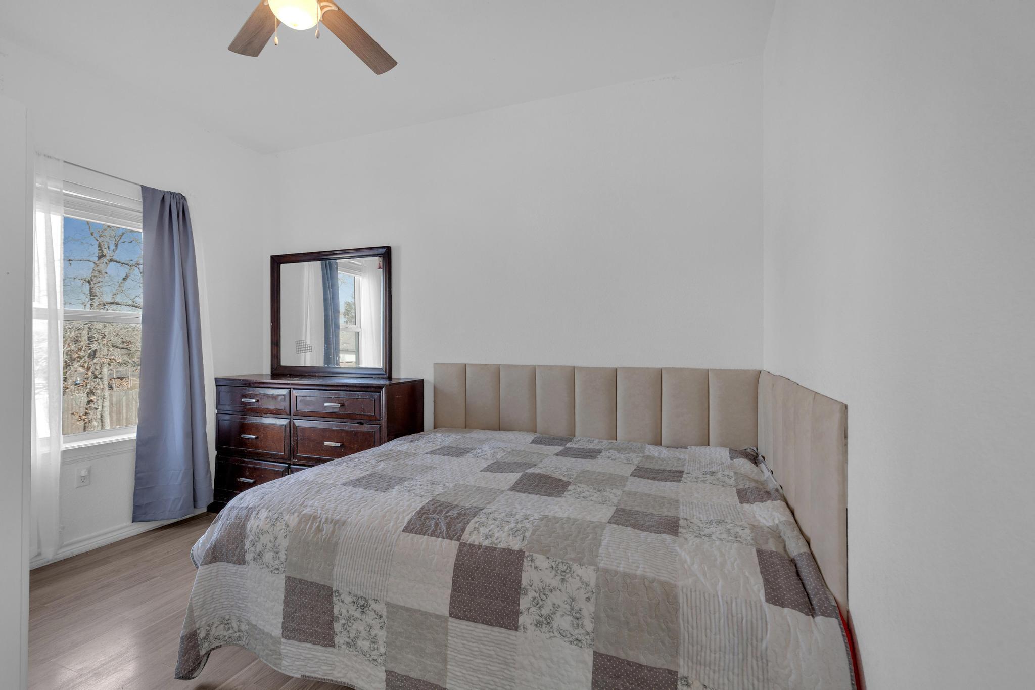 114 Crepe Myrtle Pkwy, Elgin, TX 78621