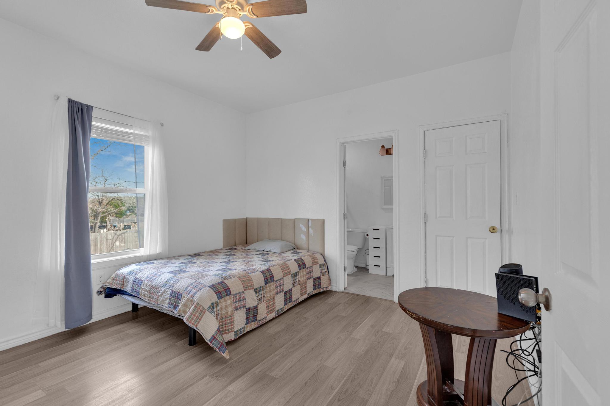 114 Crepe Myrtle Pkwy, Elgin, TX 78621