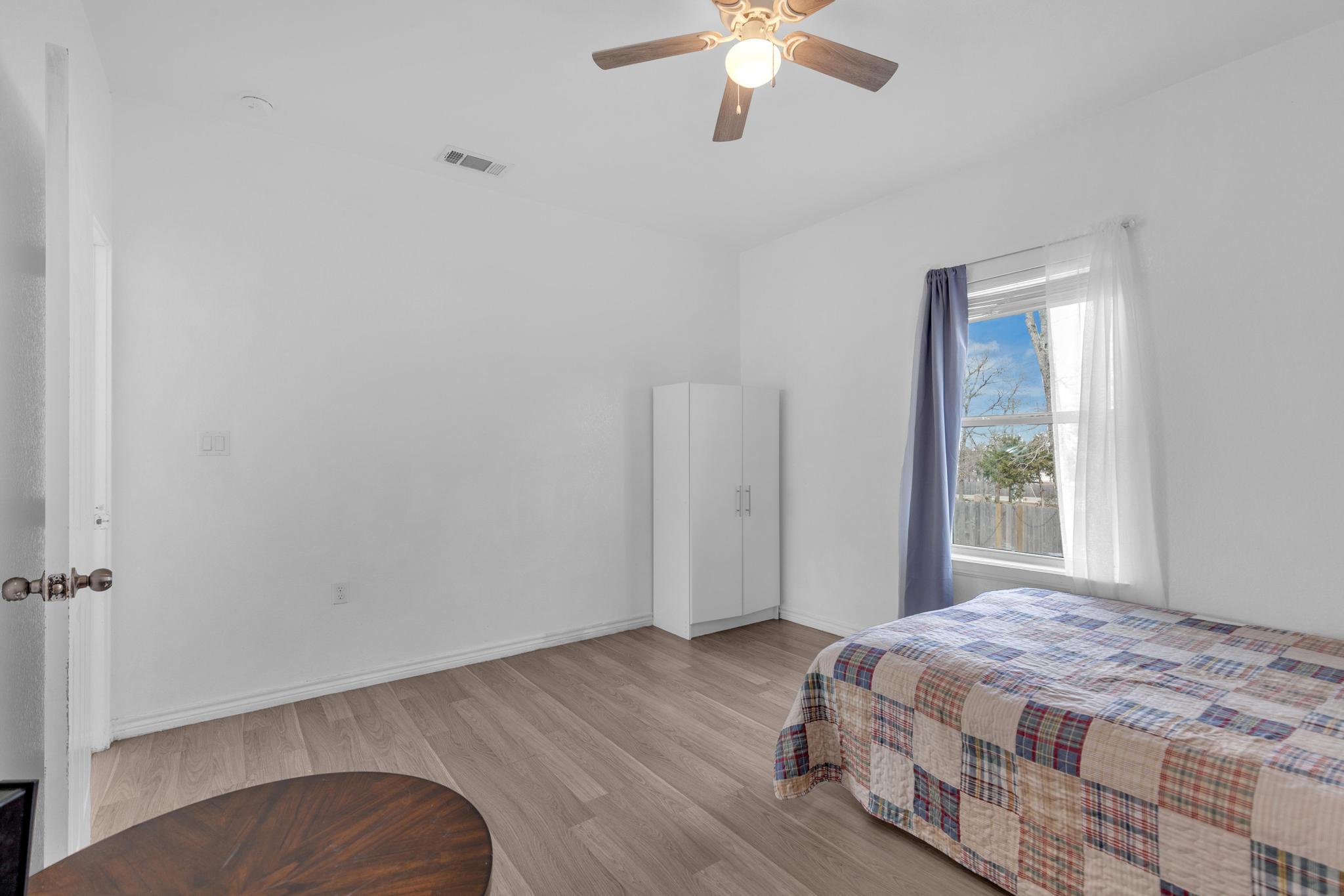 114 Crepe Myrtle Pkwy, Elgin, TX 78621