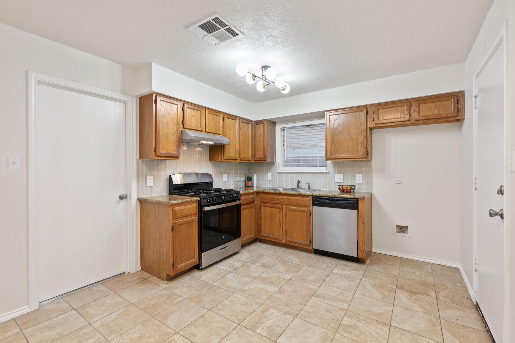 7707 Montaque Dr, Austin, TX 78729