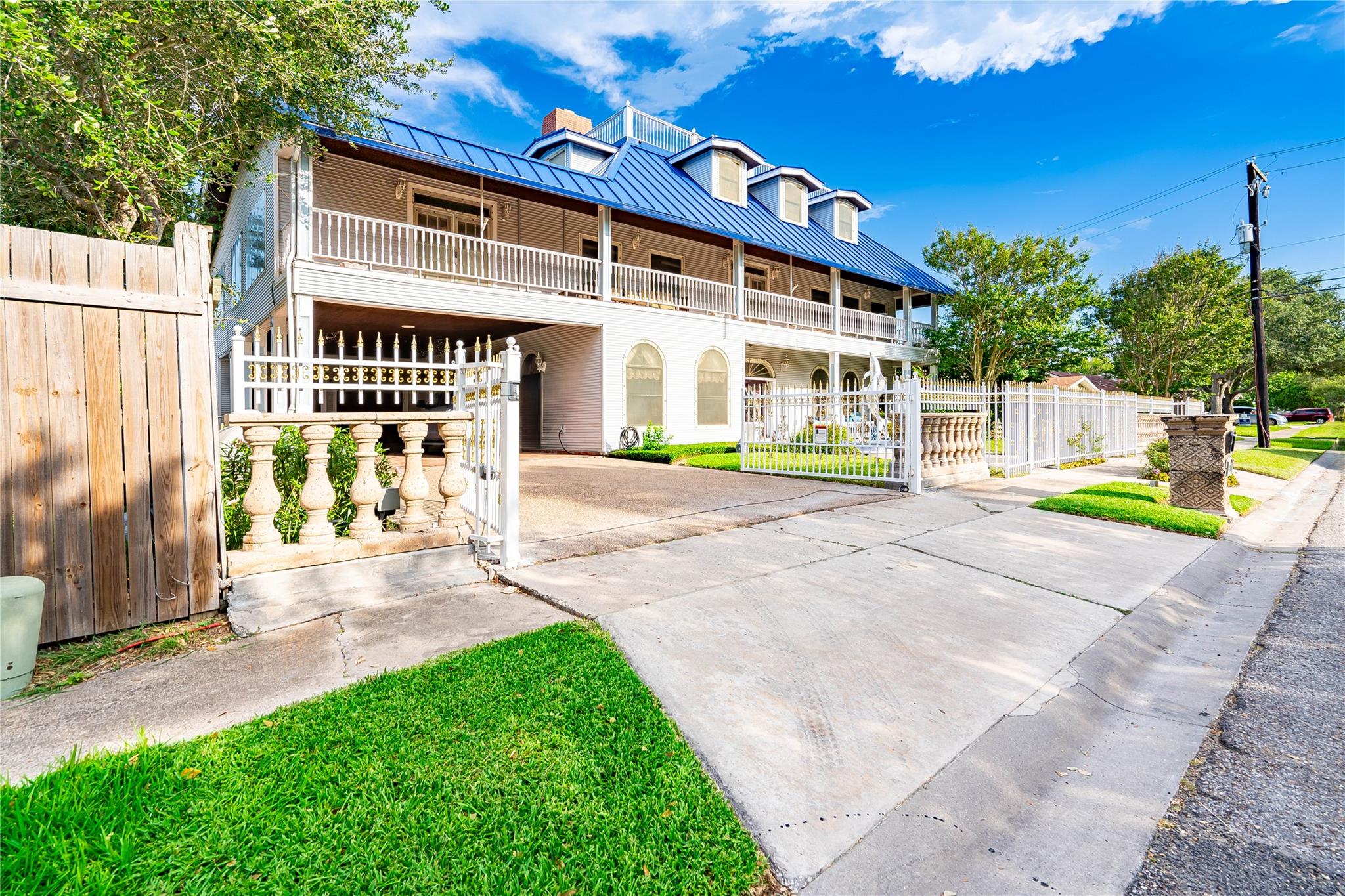 121 Glenmore St, Corpus Christi, TX 78412