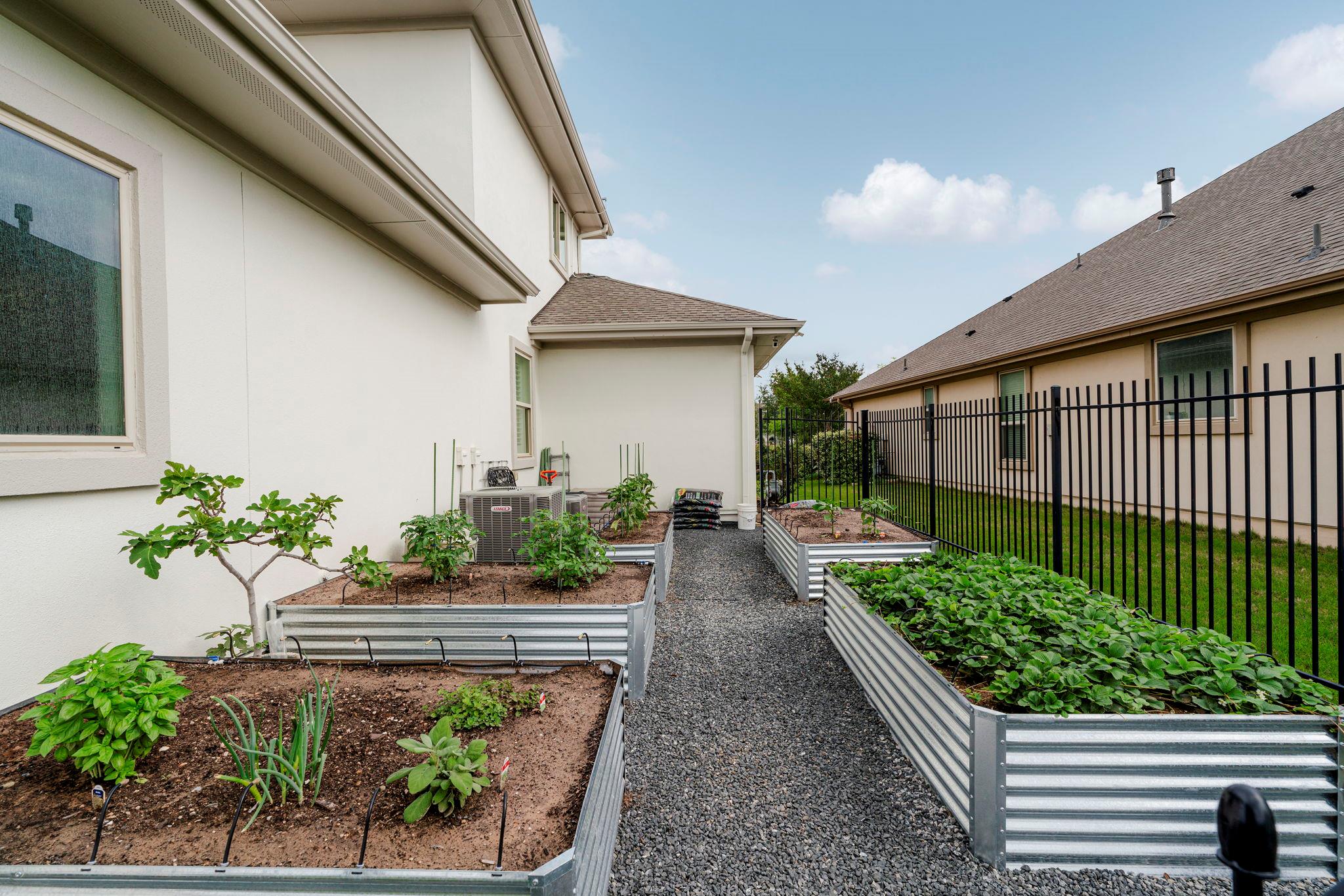 291 Katie Dr, Austin, TX 78737