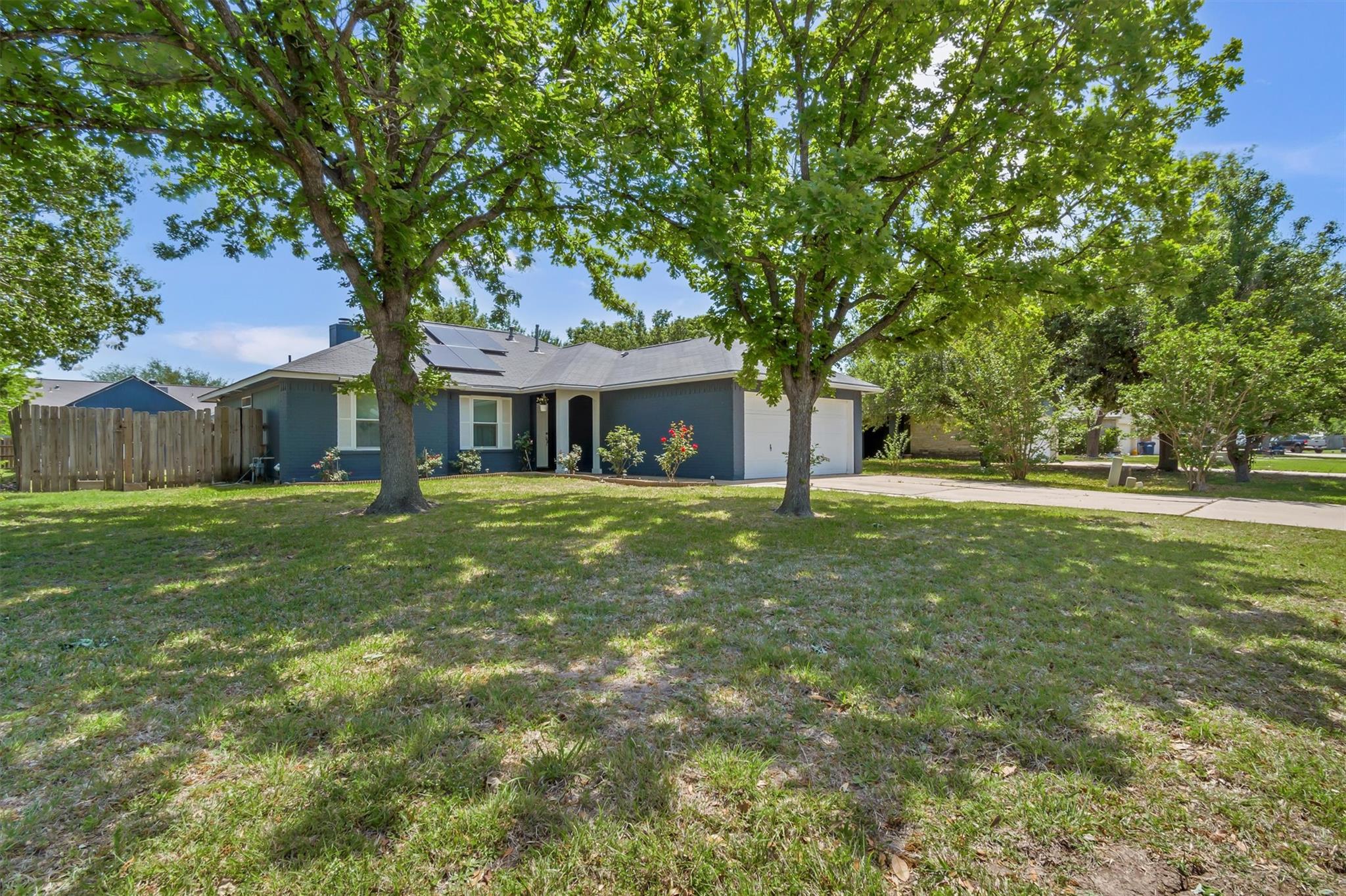 206 Quail Cir, Hutto, TX 78634