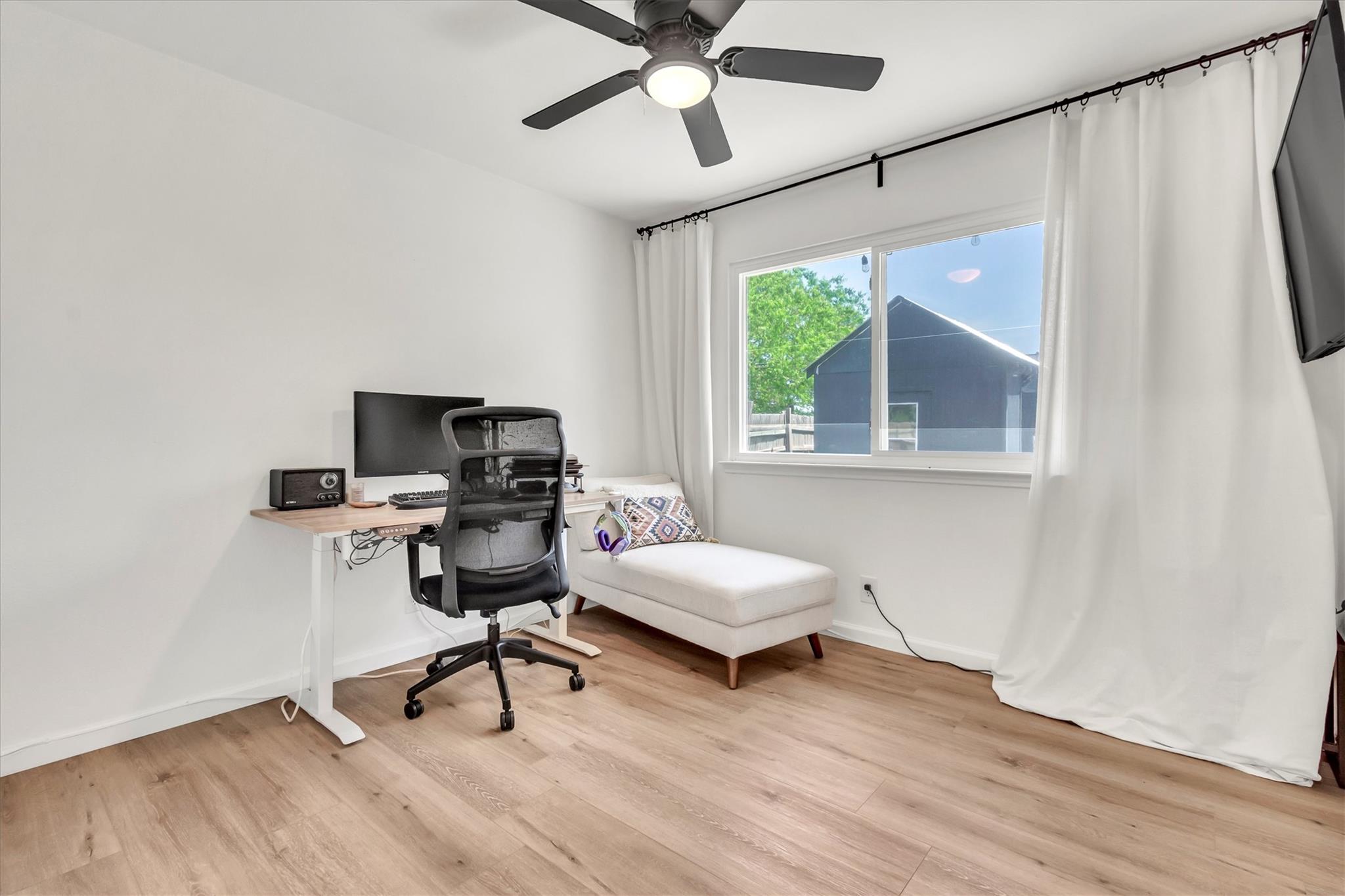 206 Quail Cir, Hutto, TX 78634