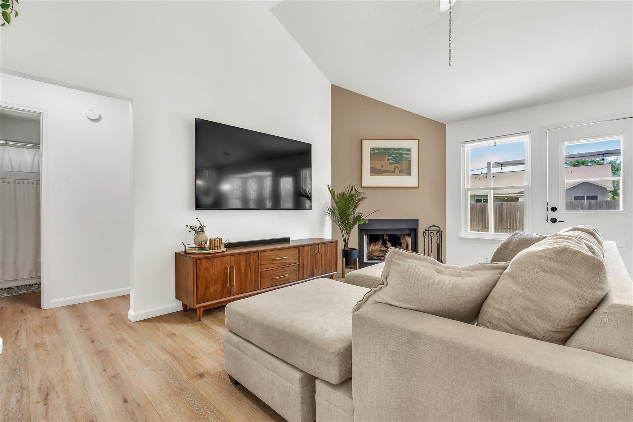 206 Quail Cir, Hutto, TX 78634