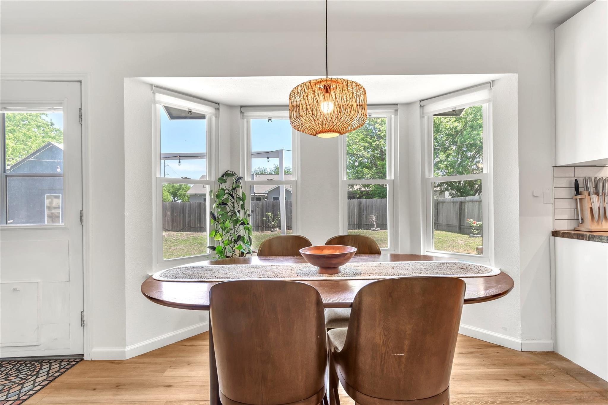 206 Quail Cir, Hutto, TX 78634