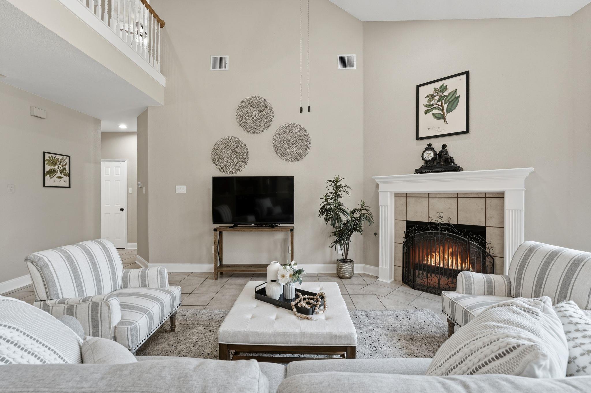 2921 Persimmon Valley Trl, Austin, TX 78732