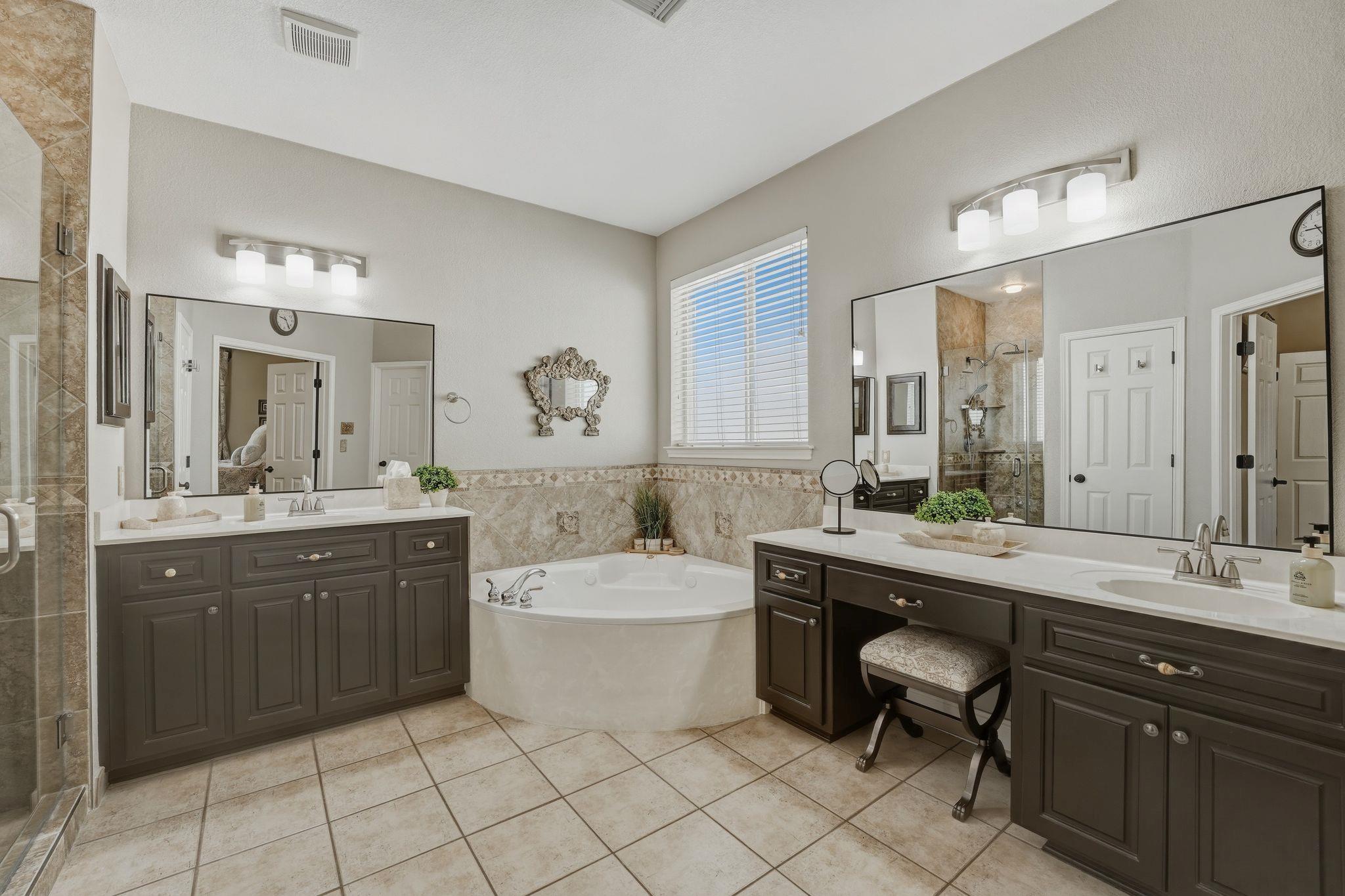 2921 Persimmon Valley Trl, Austin, TX 78732