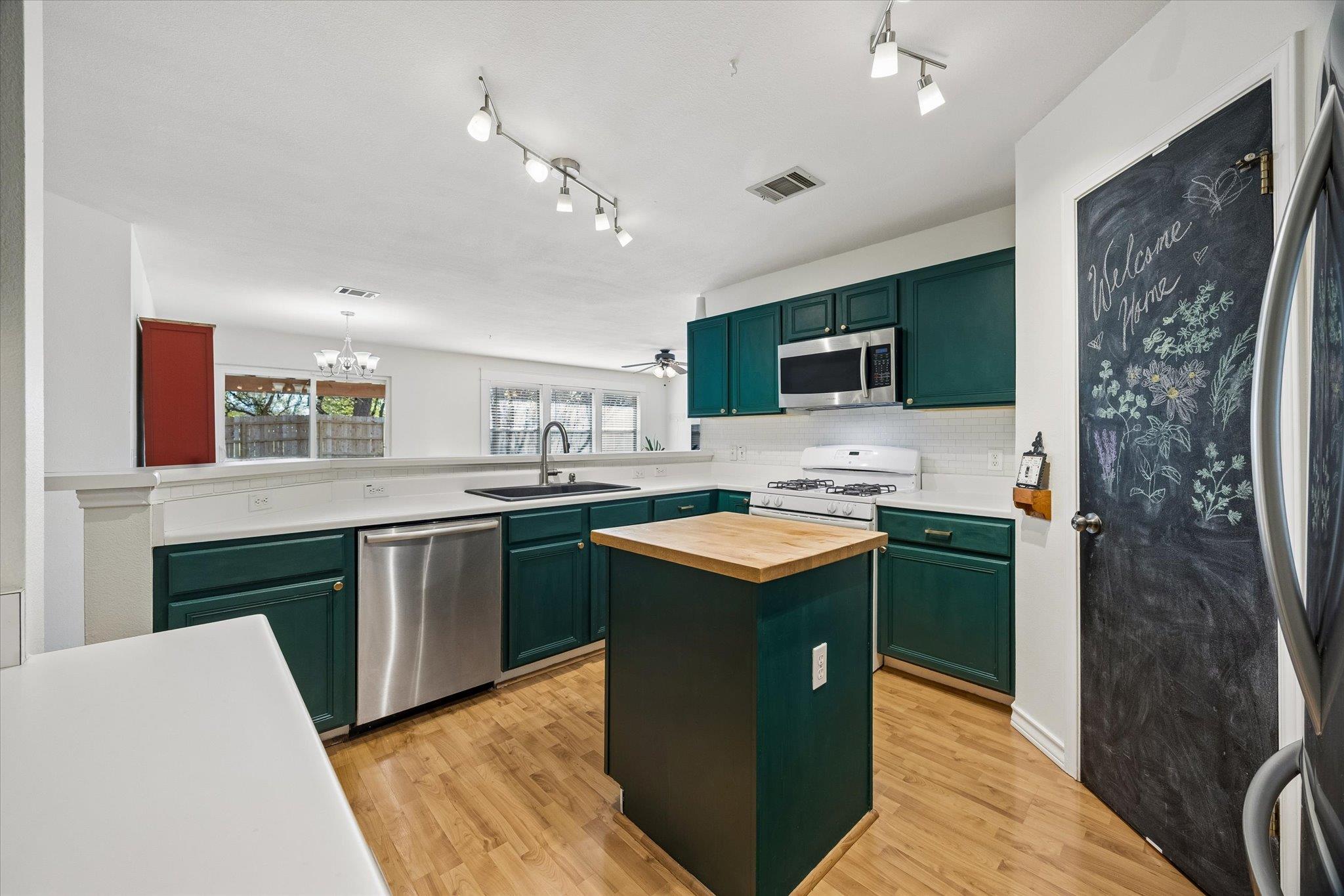 2011 Harvest Moon Dr, Cedar Park, TX 78613