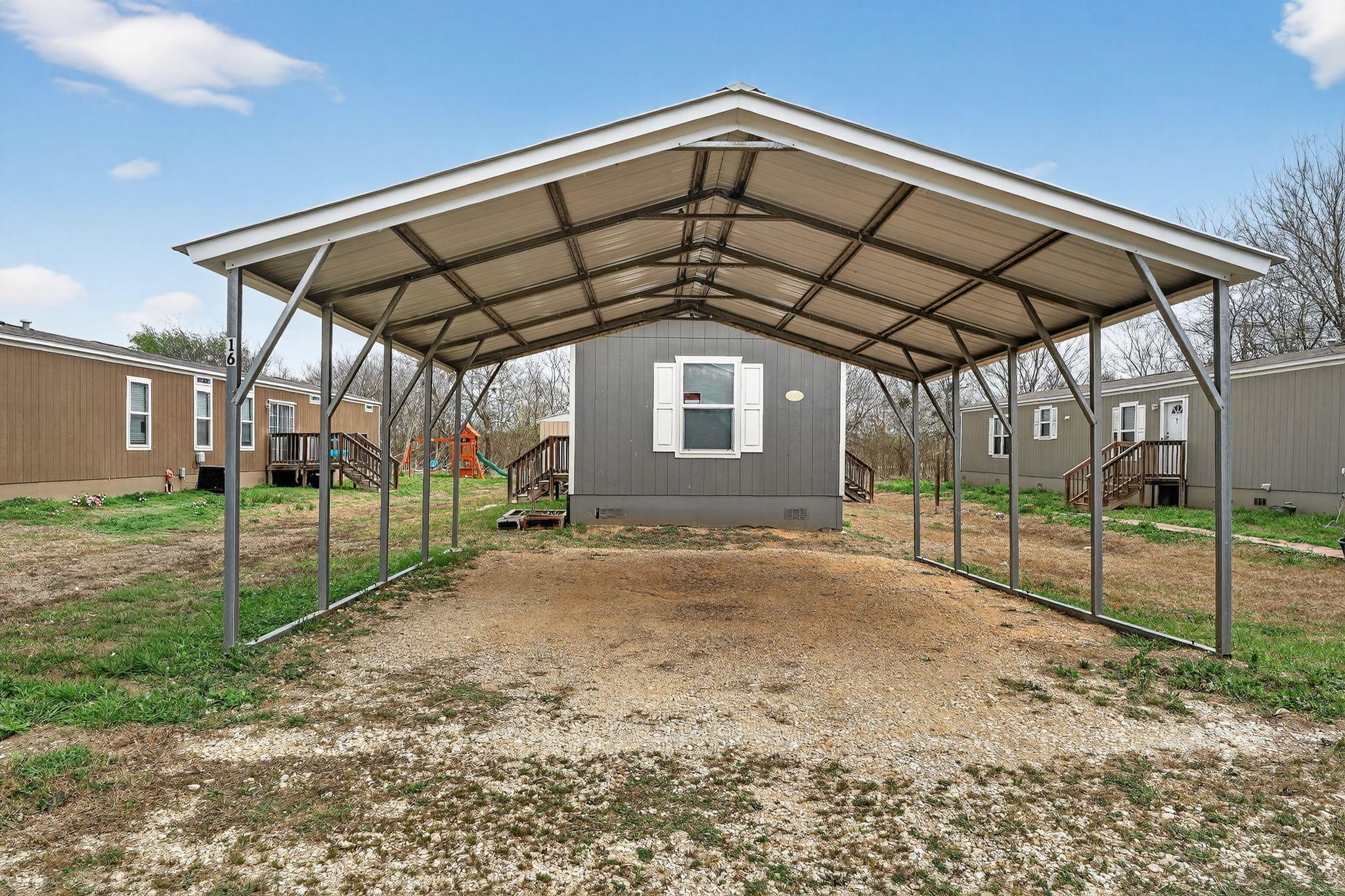 16 Fourth Street St, Maxwell, TX 78656