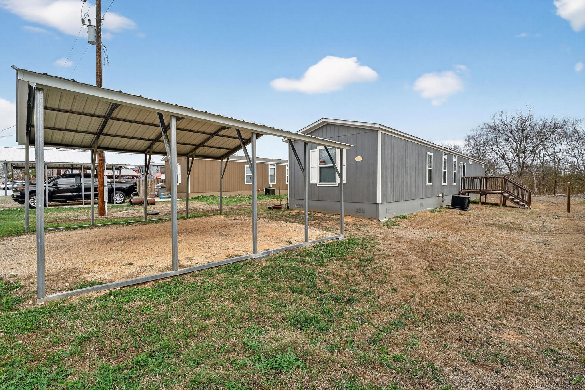 16 Fourth Street St, Maxwell, TX 78656