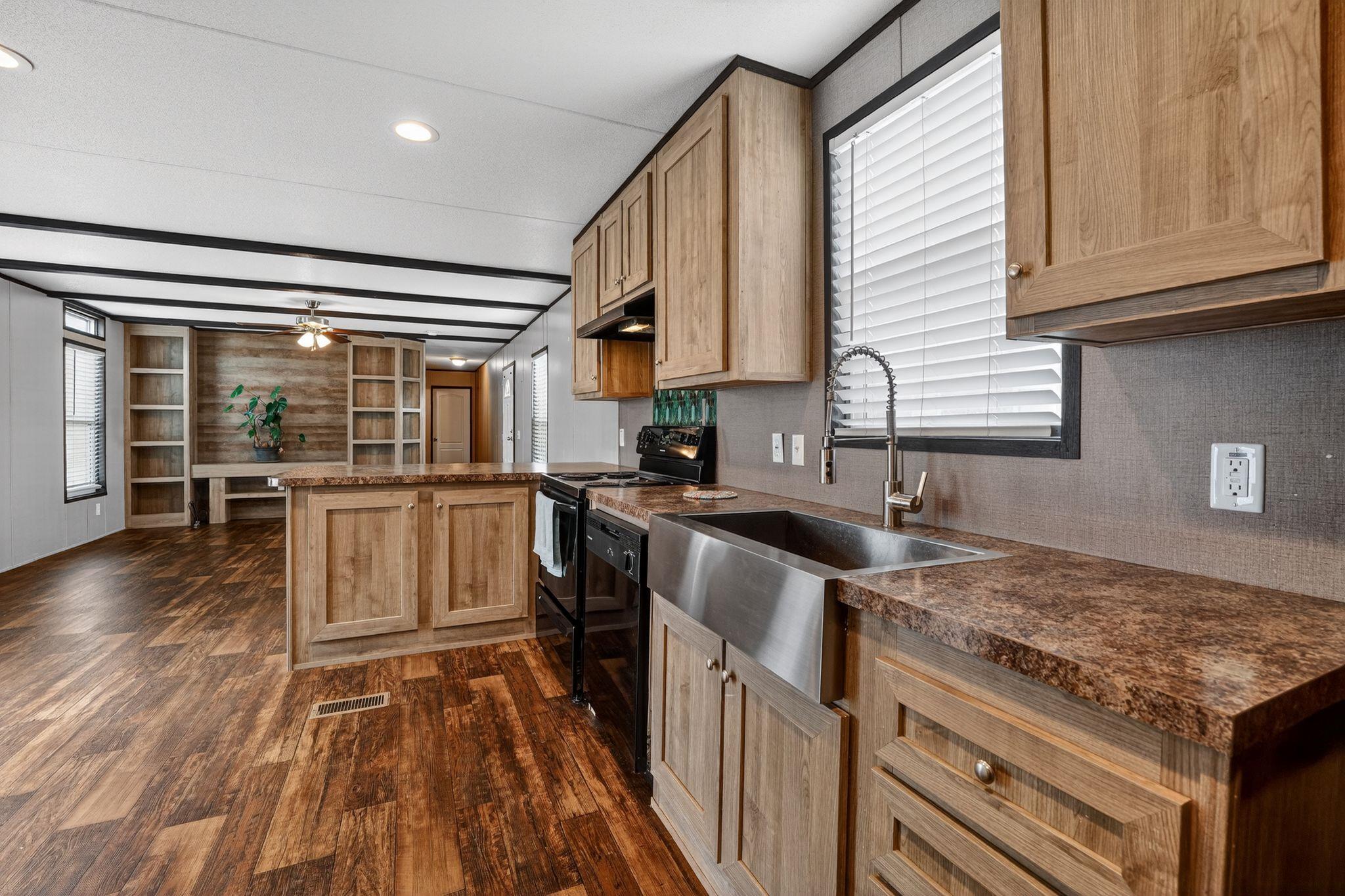 16 Fourth Street St, Maxwell, TX 78656