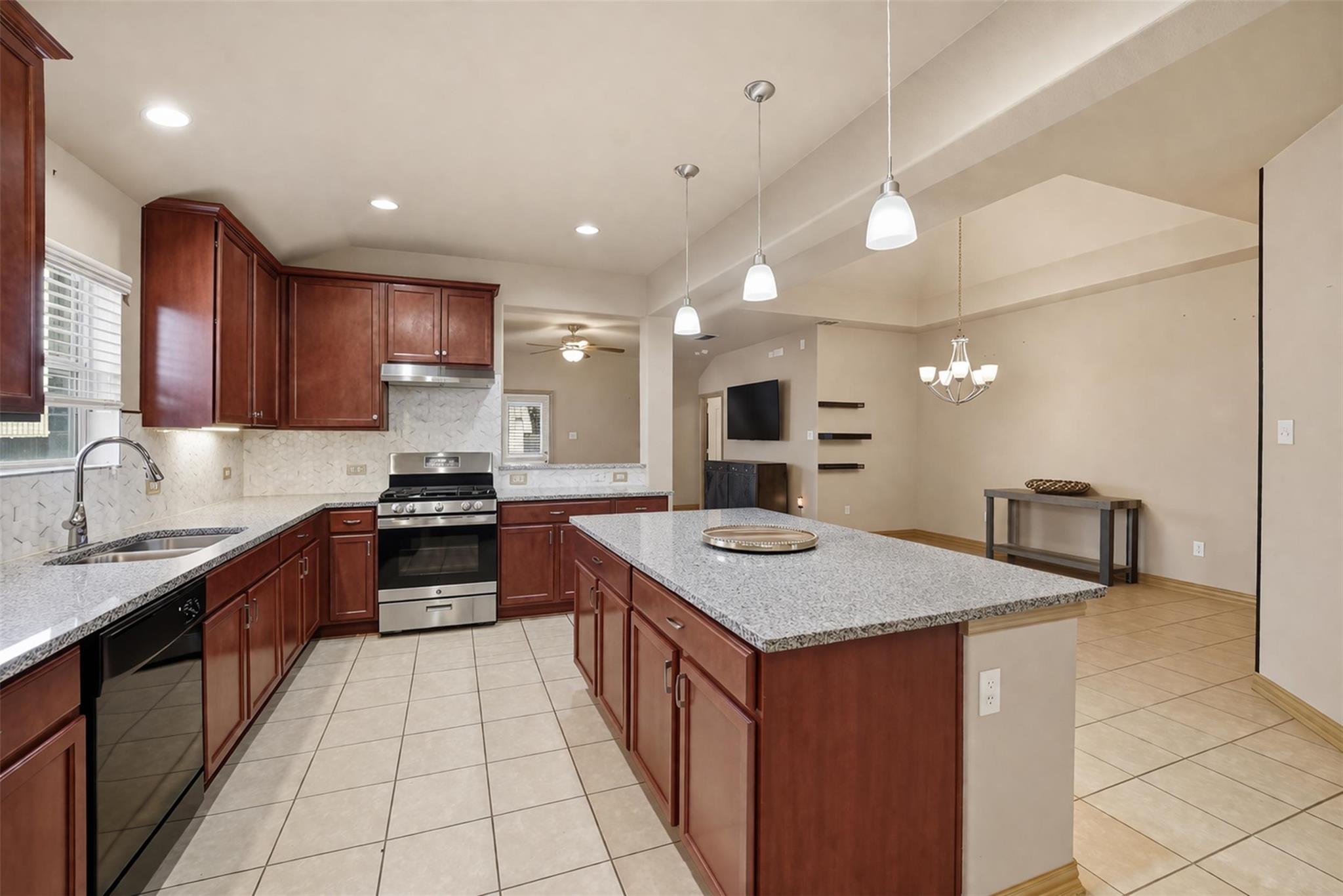 137 Orchard Hill Trl, Buda, TX 78610