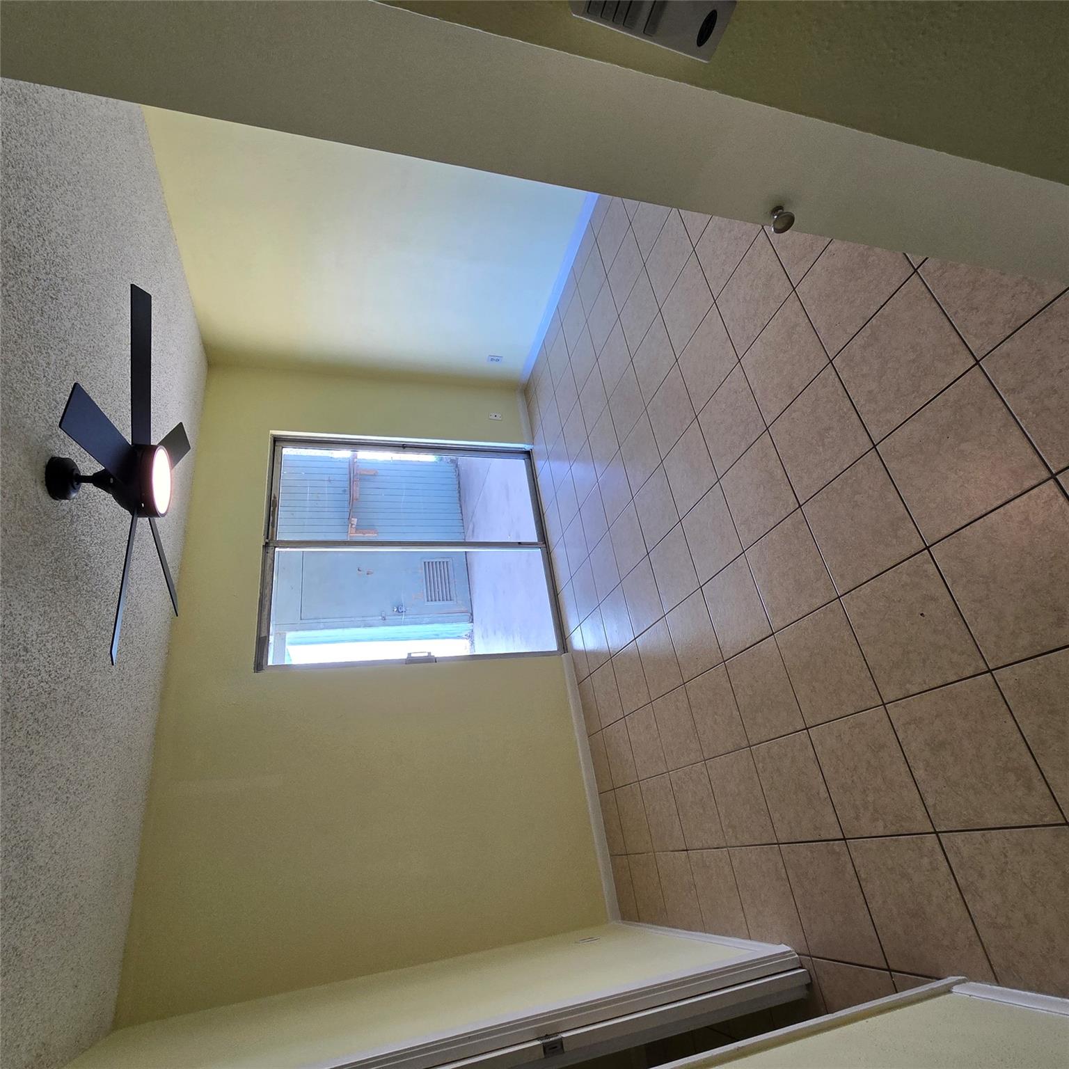 208 NW River Rd, Martindale, TX 78655