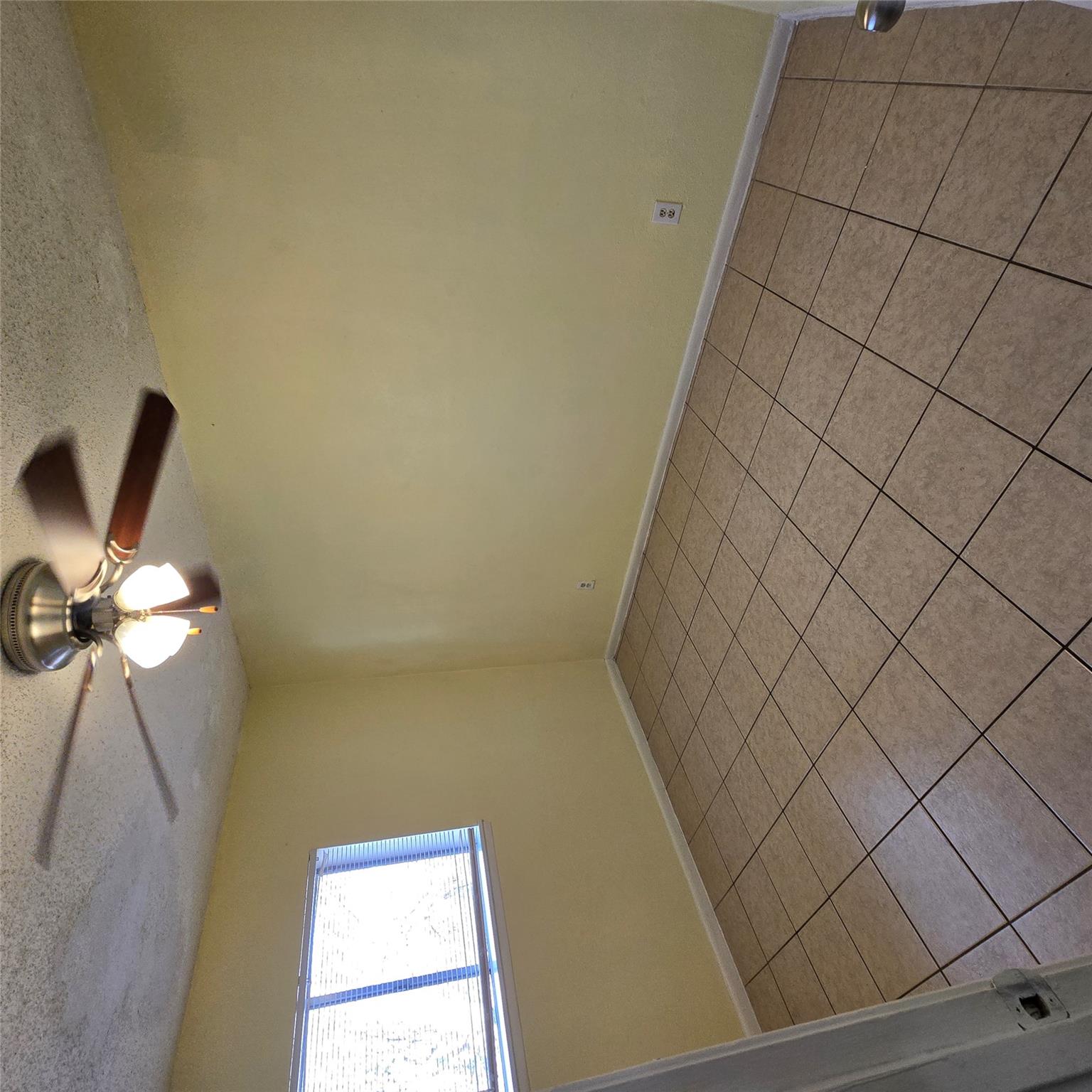 208 NW River Rd, Martindale, TX 78655