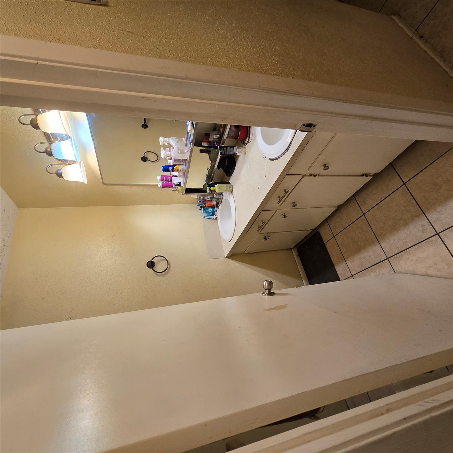 208 NW River Rd, Martindale, TX 78655